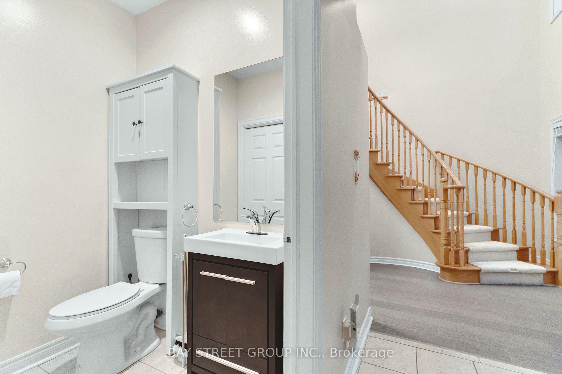 Photo 12 of 80 Irish Rose Drive, Markham, Berczy — HOMEH