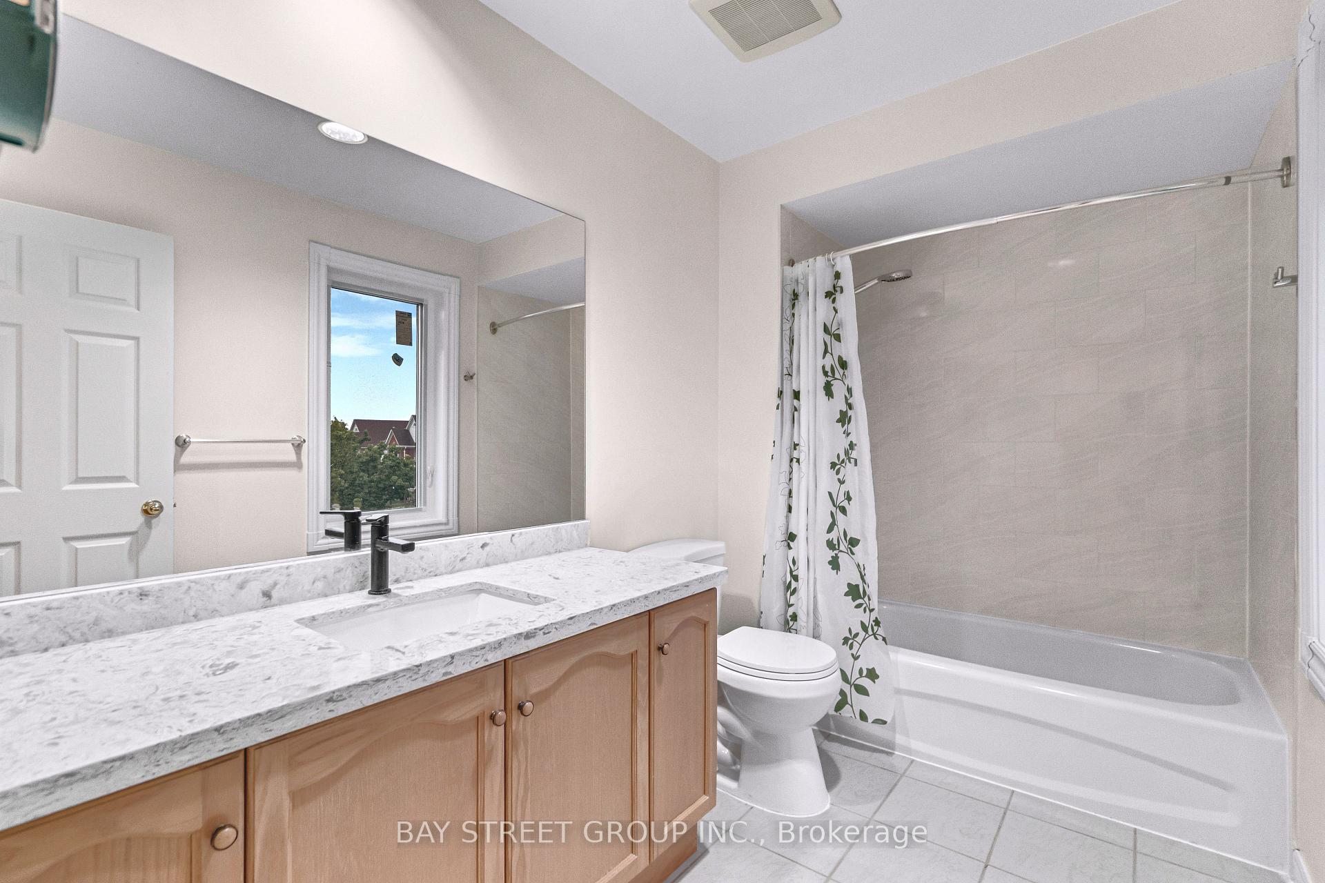 Photo 27 of 80 Irish Rose Drive, Markham, Berczy — HOMEH