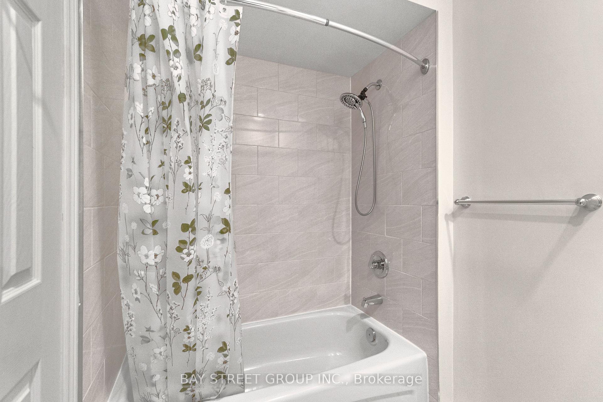 Photo 32 of 80 Irish Rose Drive, Markham, Berczy — HOMEH