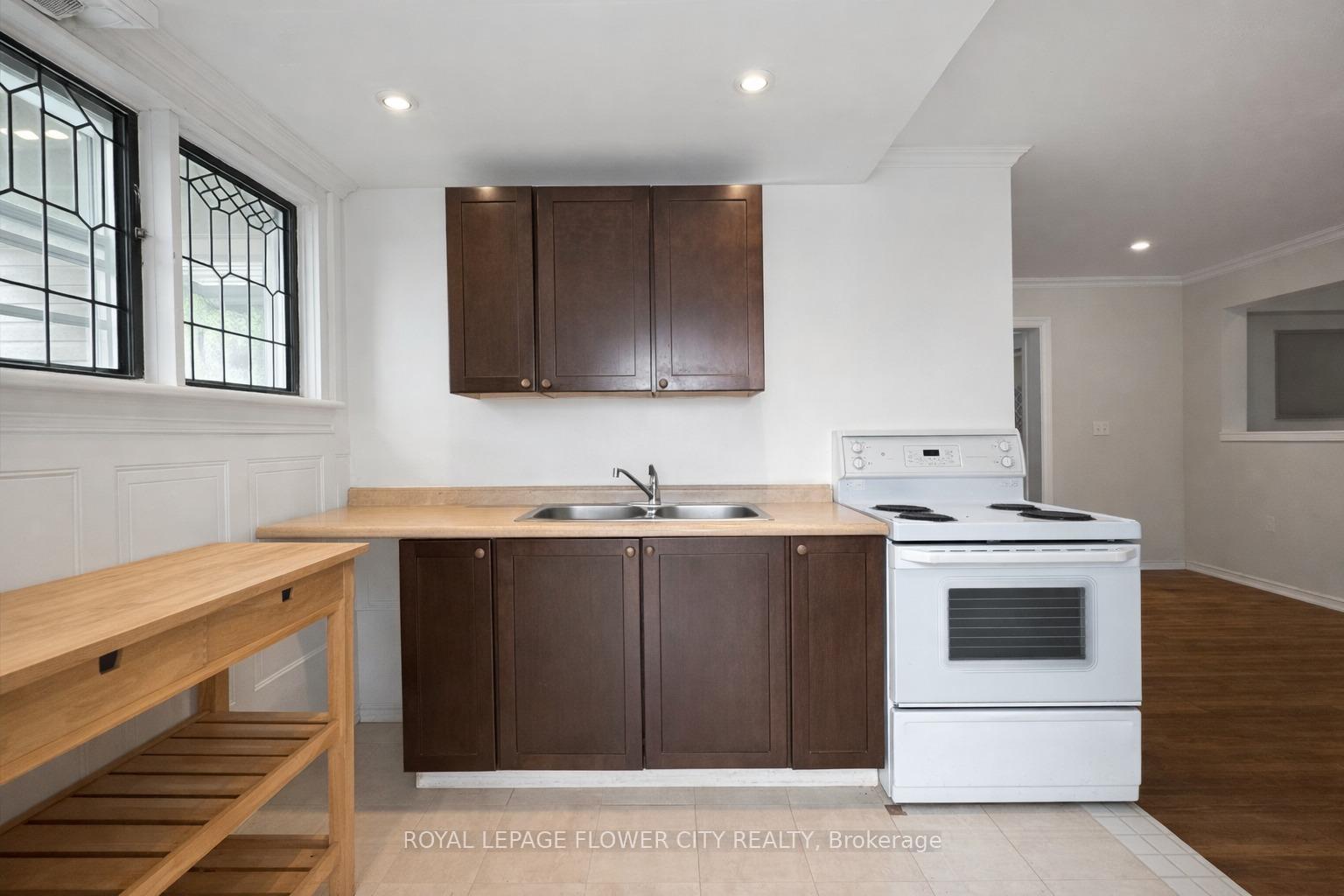 Photo 6 of Unit 1, 199 Division Street, Welland, Welland Downtown — HOMEH