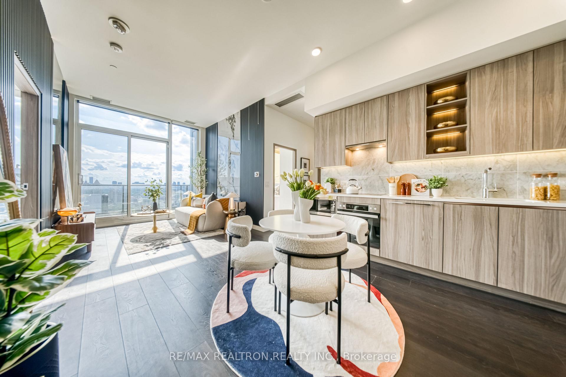 Photo 9 of Unit PH4106, 95 McMahon Drive, North York, Bayview Village — HOMEH
