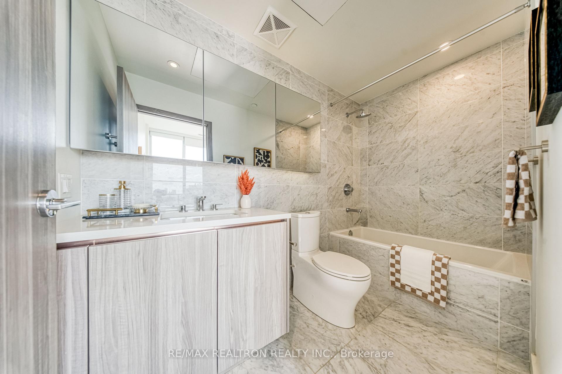 Photo 21 of Unit PH4106, 95 McMahon Drive, North York, Bayview Village — HOMEH