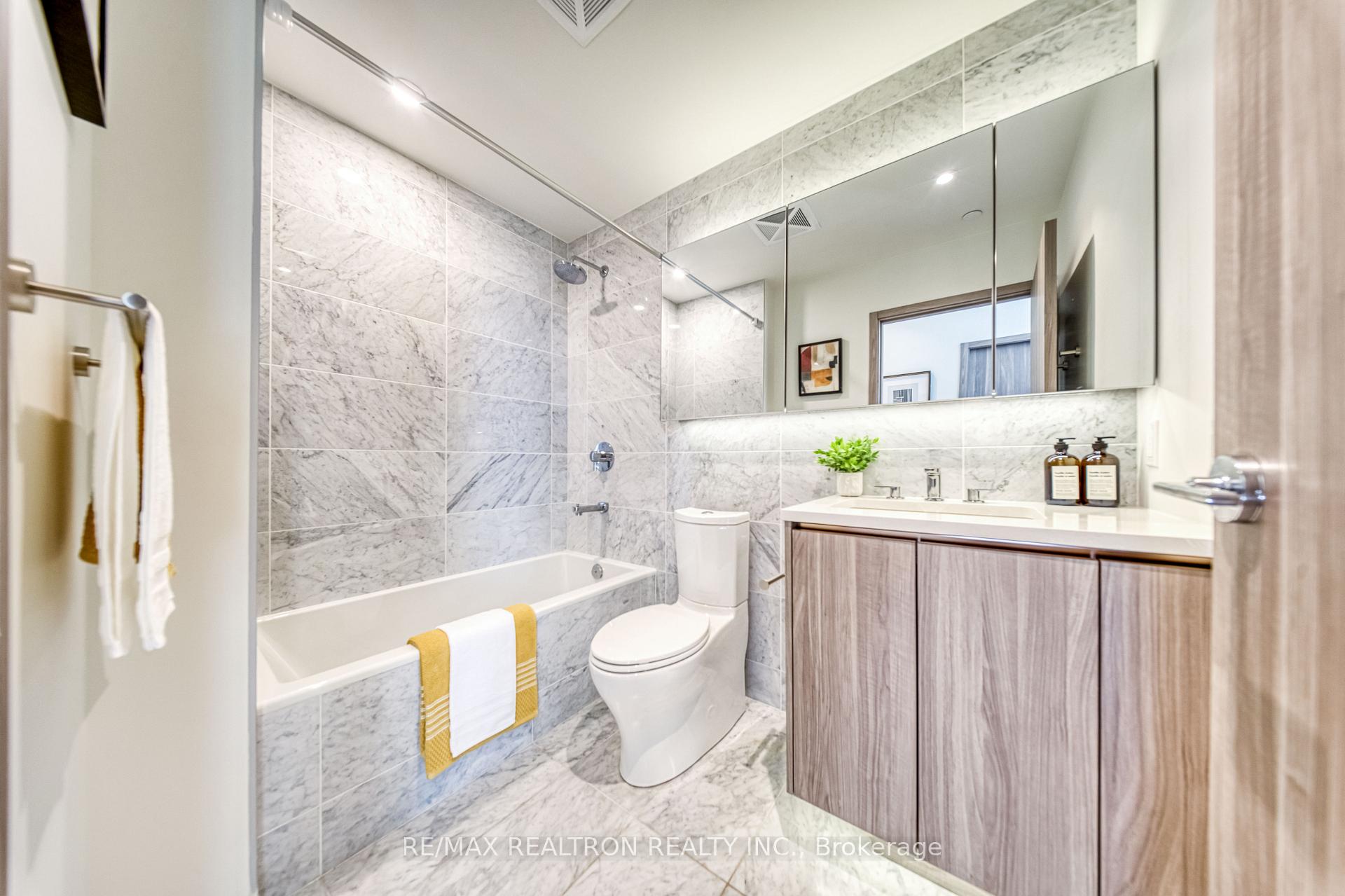 Photo 25 of Unit PH4106, 95 McMahon Drive, North York, Bayview Village — HOMEH