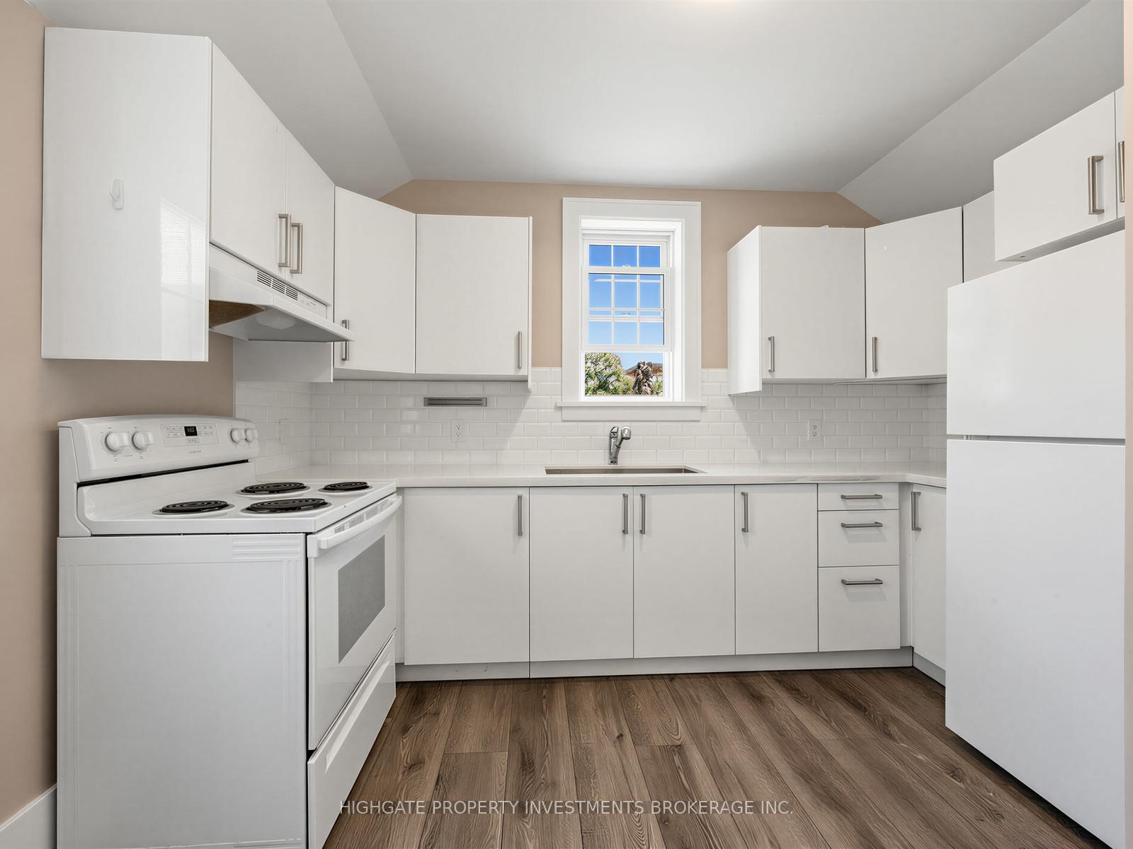 Photo 2 of Unit Upper, 107 Kent Street, Whitby, Downtown Whitby — HOMEH