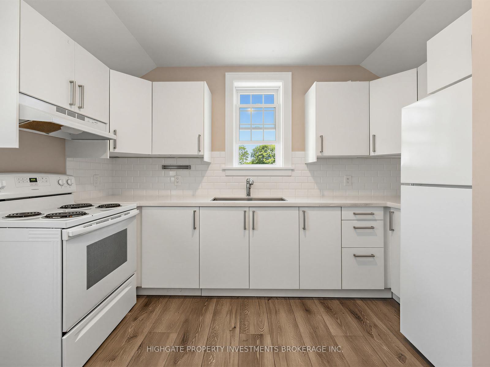 Photo 3 of Unit Upper, 107 Kent Street, Whitby, Downtown Whitby — HOMEH