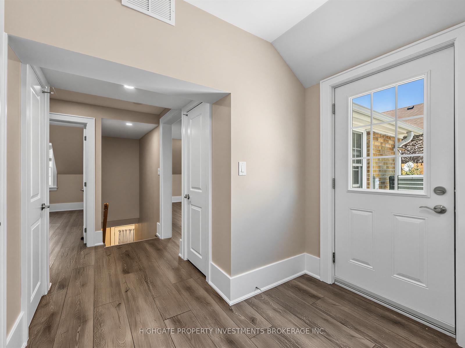 Photo 6 of Unit Upper, 107 Kent Street, Whitby, Downtown Whitby — HOMEH
