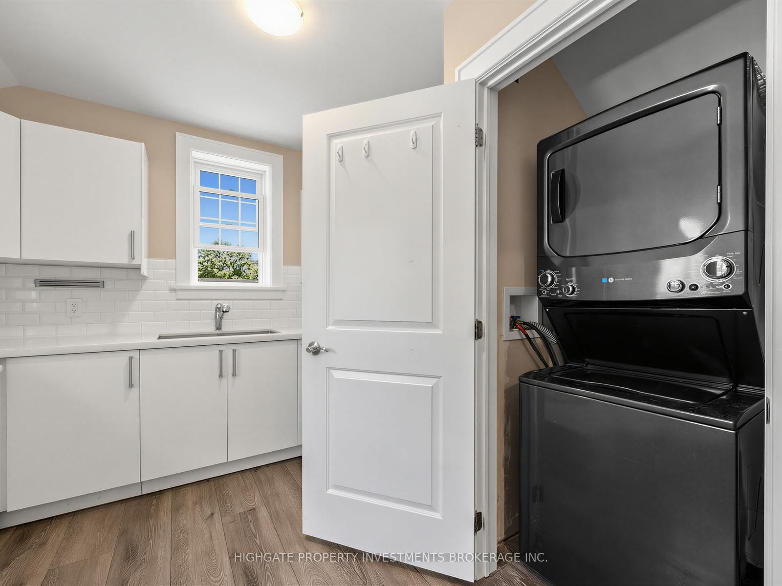 Photo 7 of Unit Upper, 107 Kent Street, Whitby, Downtown Whitby — HOMEH