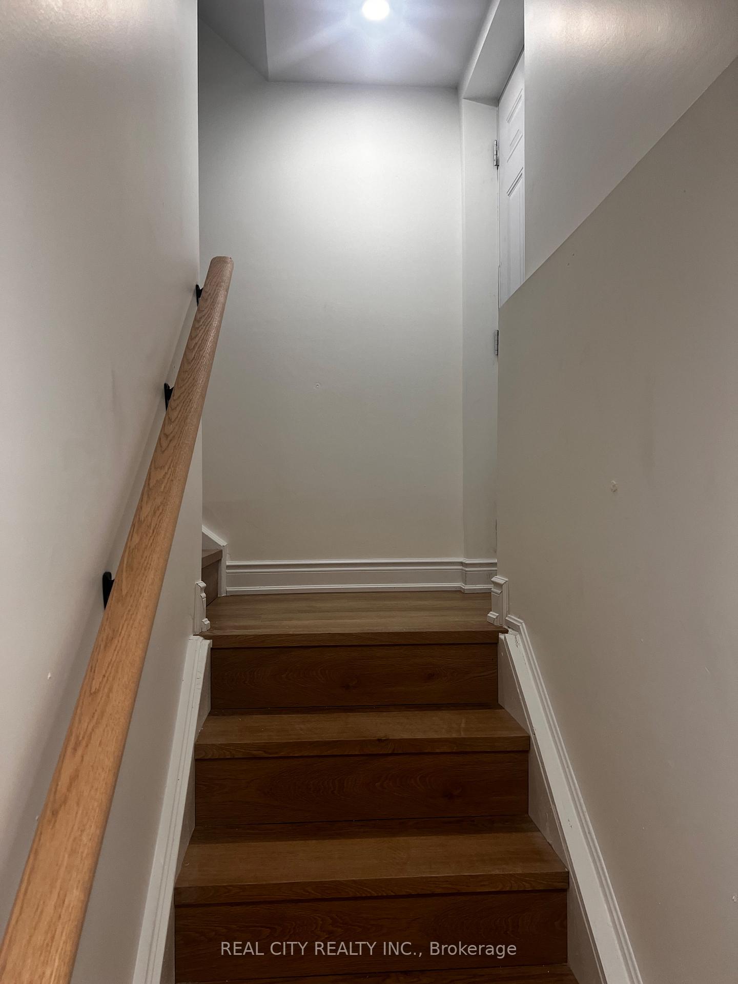 Photo 4 of 1100 Cameo Street, Pickering, Rural Pickering — HOMEH