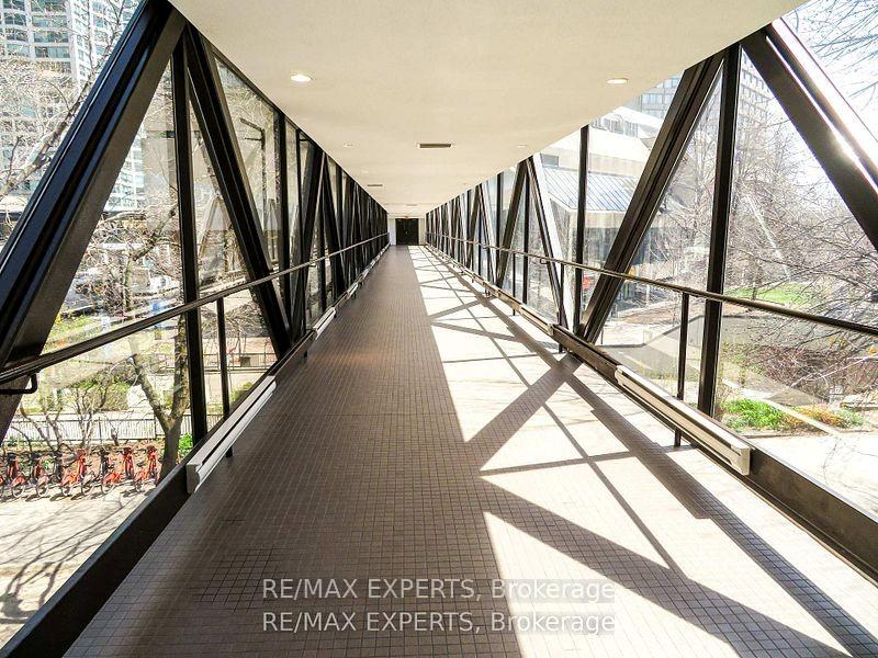 Photo 25 of Unit 1013, 33 Harbour Square, Toronto, Waterfront Communities — HOMEH
