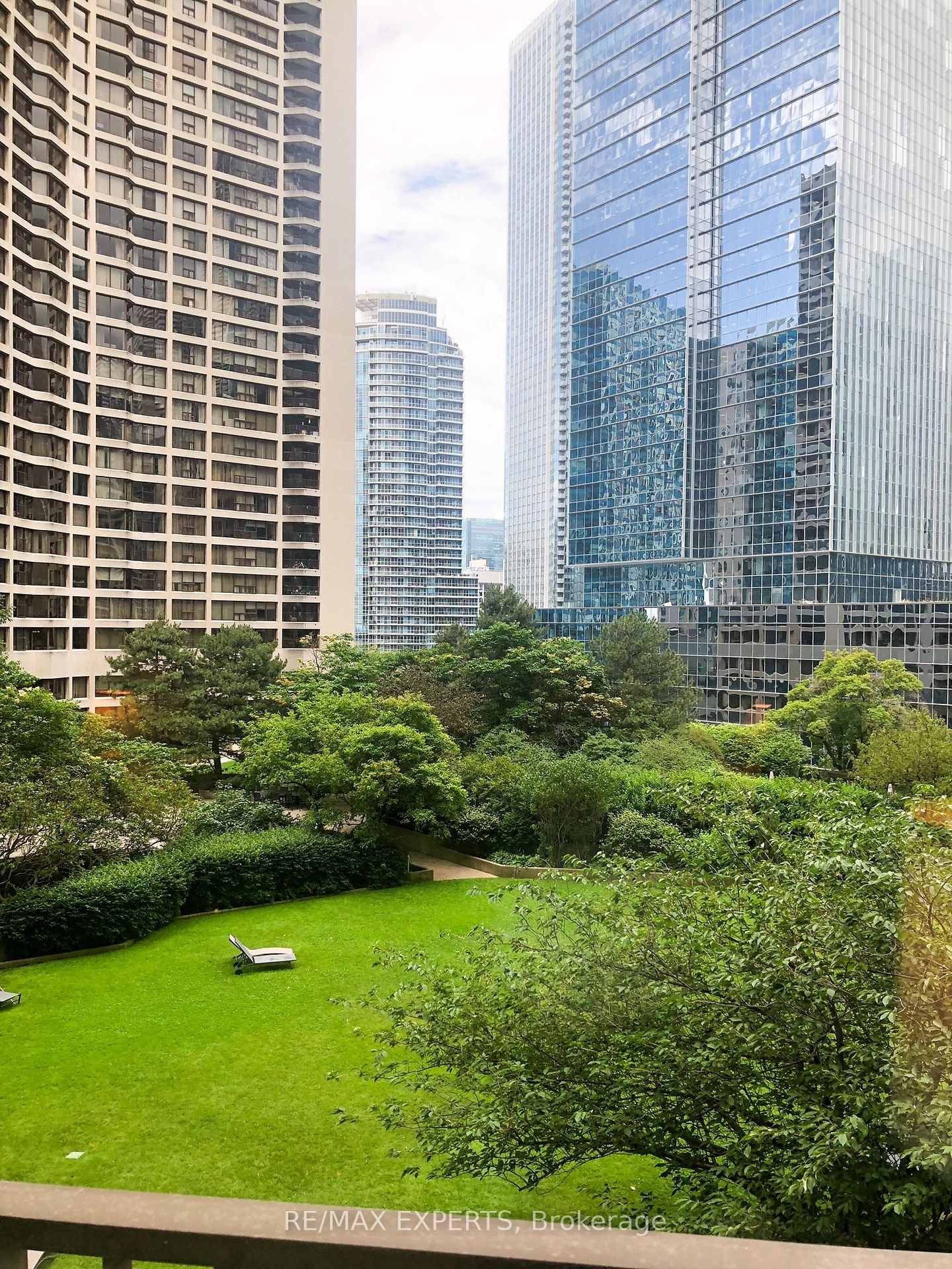 Photo 28 of Unit 1013, 33 Harbour Square, Toronto, Waterfront Communities — HOMEH