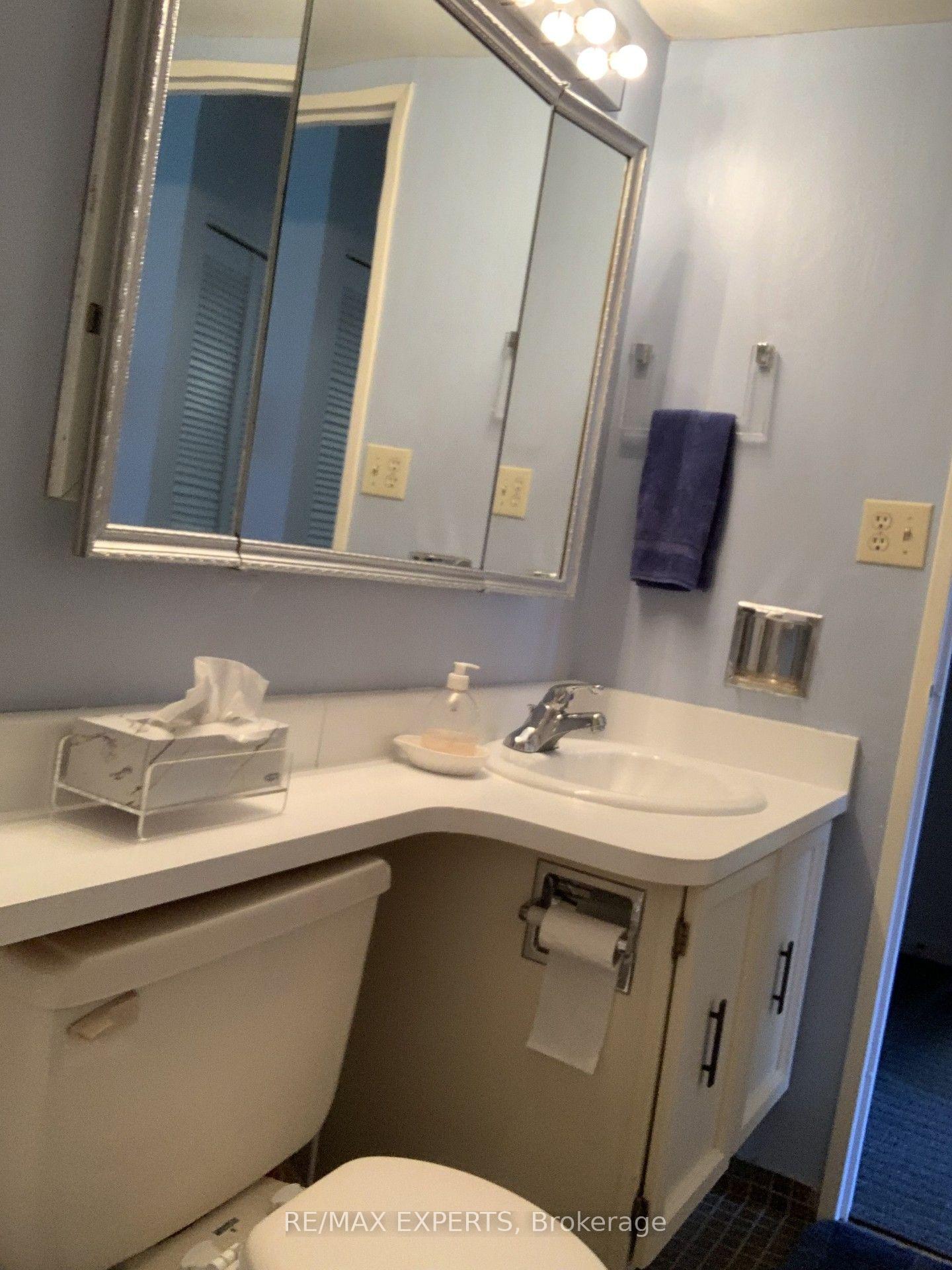 Photo 9 of Unit 1013, 33 Harbour Square, Toronto, Waterfront Communities — HOMEH