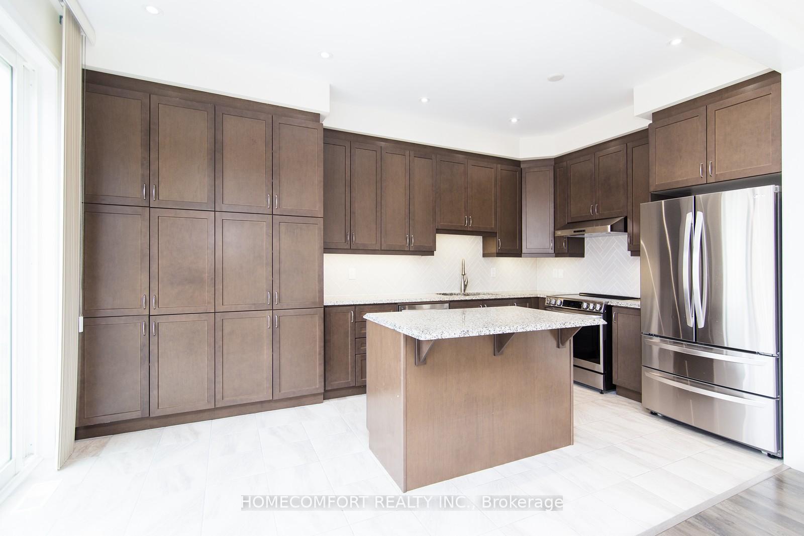 Photo 5 of 20 Ness Drive, Richmond Hill, Rural Richmond Hill — HOMEH