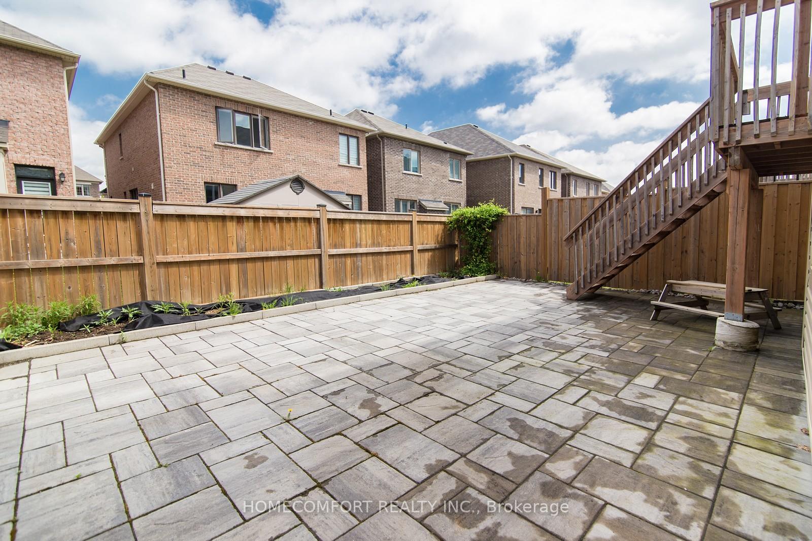 Photo 17 of 20 Ness Drive, Richmond Hill, Rural Richmond Hill — HOMEH