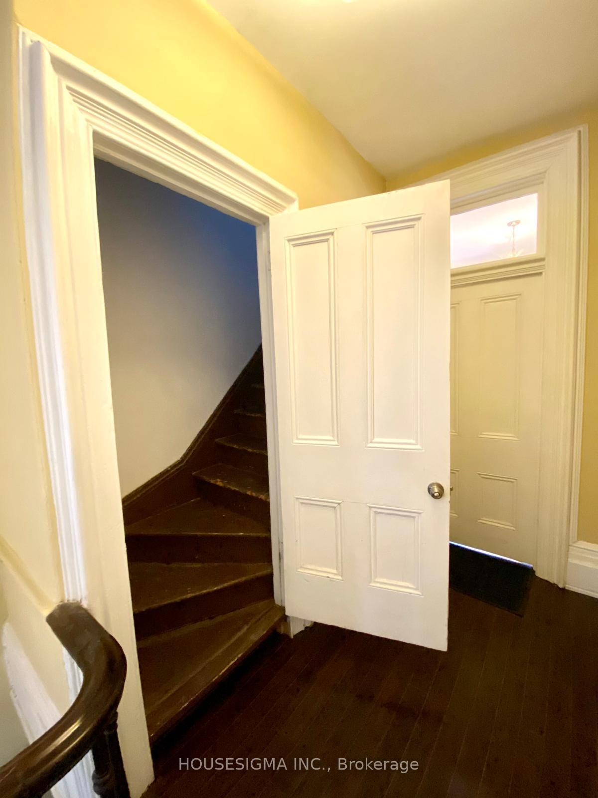 Photo 3 of Unit Upper #3, 104 Pembroke Street, Toronto, Moss Park — HOMEH