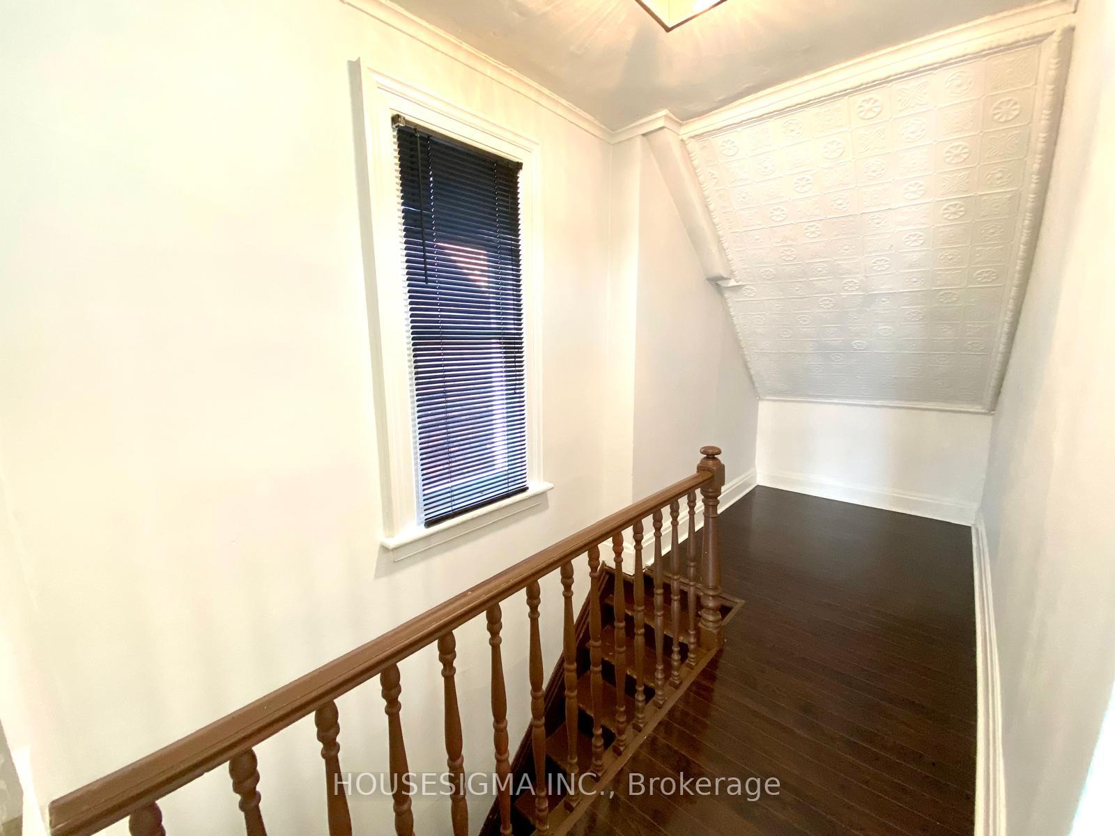 Photo 4 of Unit Upper #3, 104 Pembroke Street, Toronto, Moss Park — HOMEH