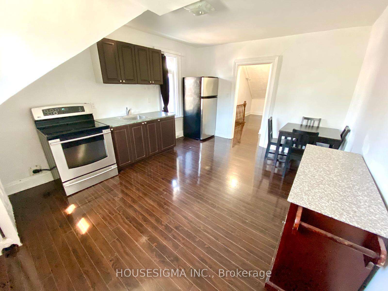 Photo 5 of Unit Upper #3, 104 Pembroke Street, Toronto, Moss Park — HOMEH