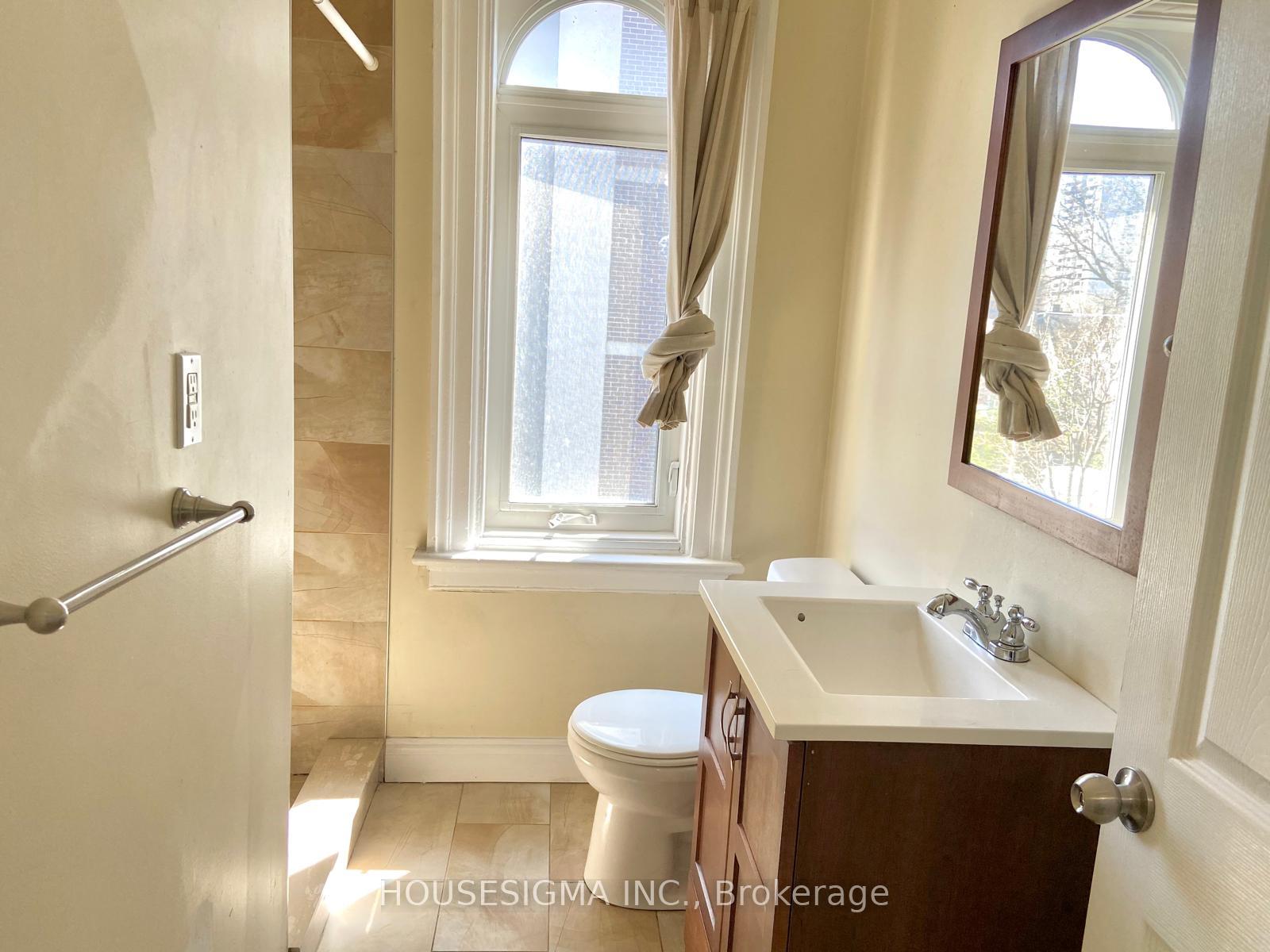Photo 13 of Unit Upper #3, 104 Pembroke Street, Toronto, Moss Park — HOMEH
