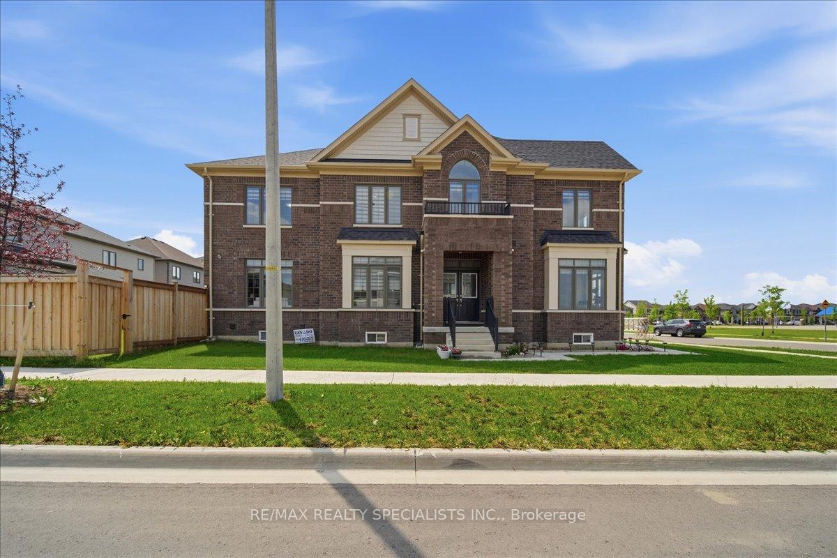 Photo 2 of 120 Durham Avenue, Barrie, Rural Barrie Southeast — HOMEH