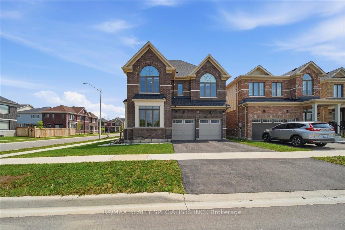 Photo 5 of 120 Durham Avenue, Barrie, Rural Barrie Southeast — HOMEH