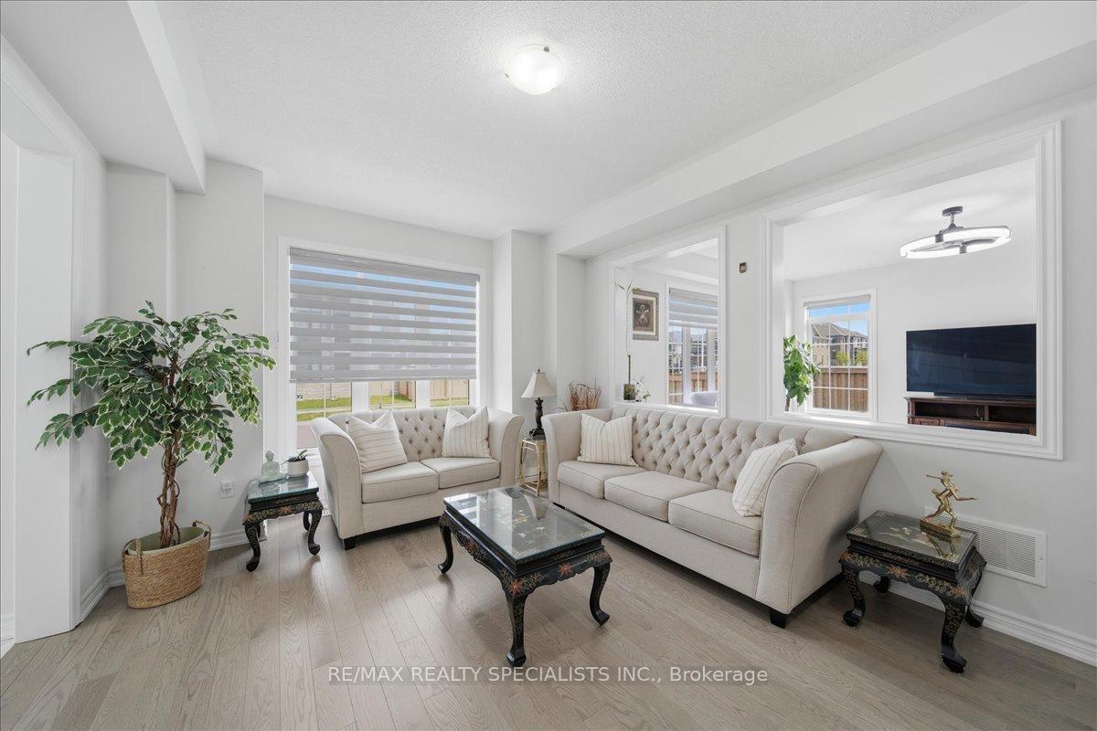 Photo 13 of 120 Durham Avenue, Barrie, Rural Barrie Southeast — HOMEH