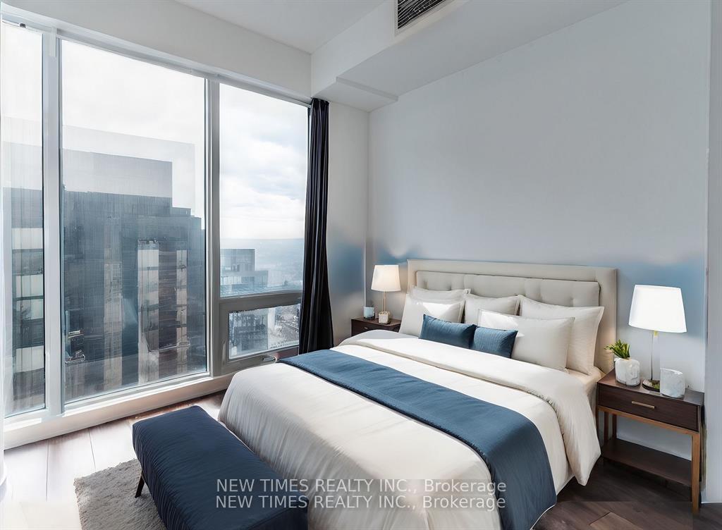 Photo 4 of Unit 902, 125 Blue Jays Way, Toronto, Waterfront Communities — HOMEH