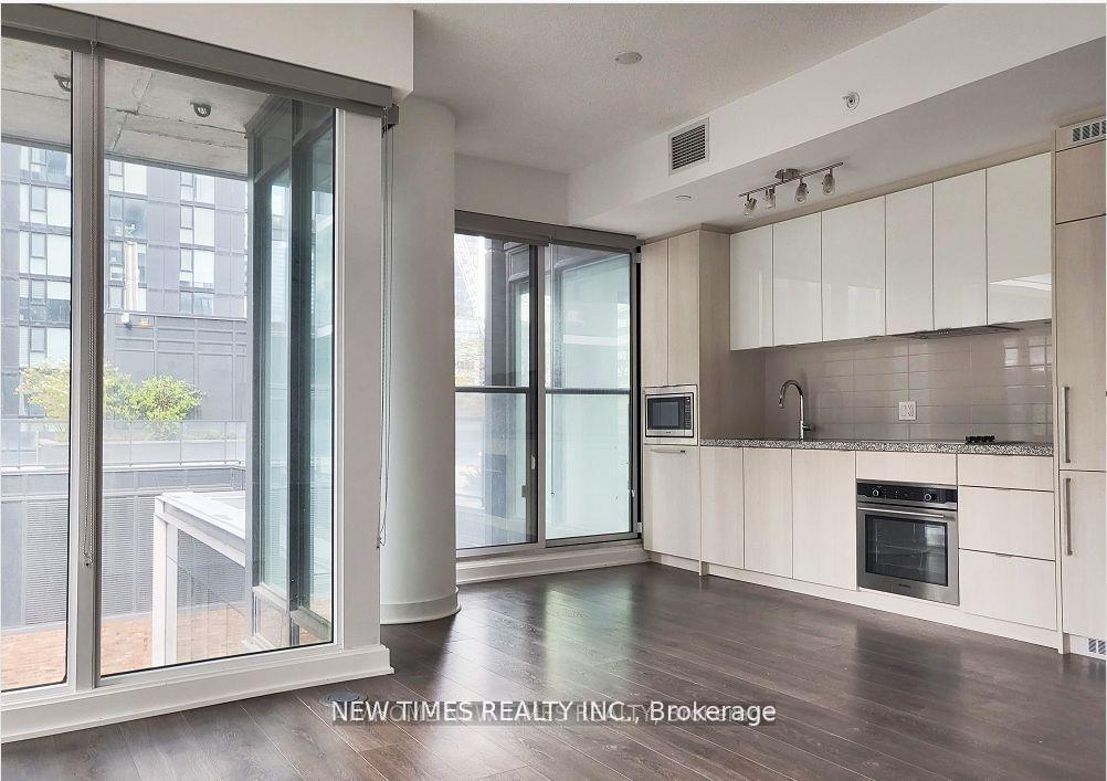 Photo 6 of Unit 902, 125 Blue Jays Way, Toronto, Waterfront Communities — HOMEH