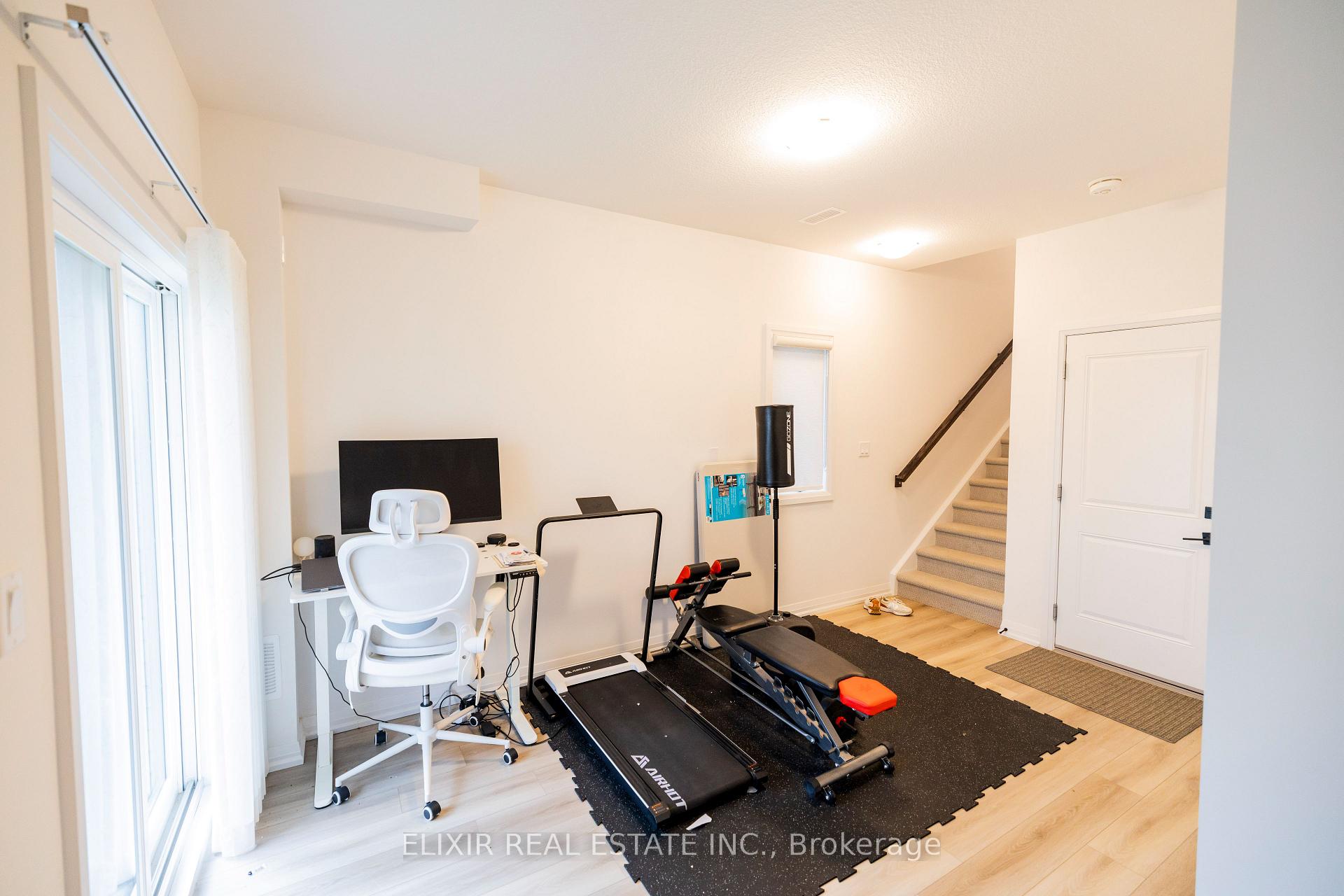 Photo 4 of Unit 48, 55 Tom Brown Drive, Brant, Paris — HOMEH