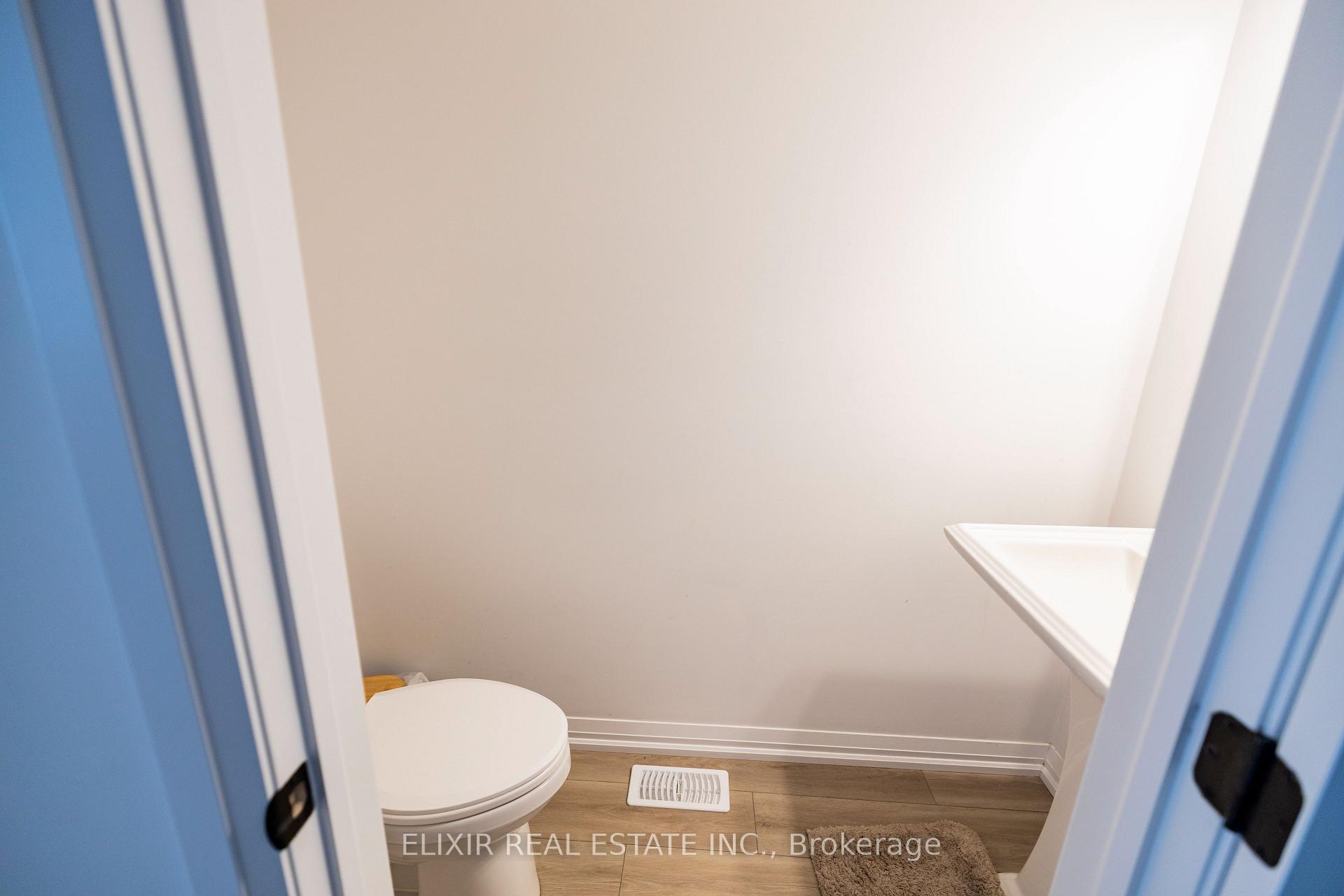 Photo 6 of Unit 48, 55 Tom Brown Drive, Brant, Paris — HOMEH