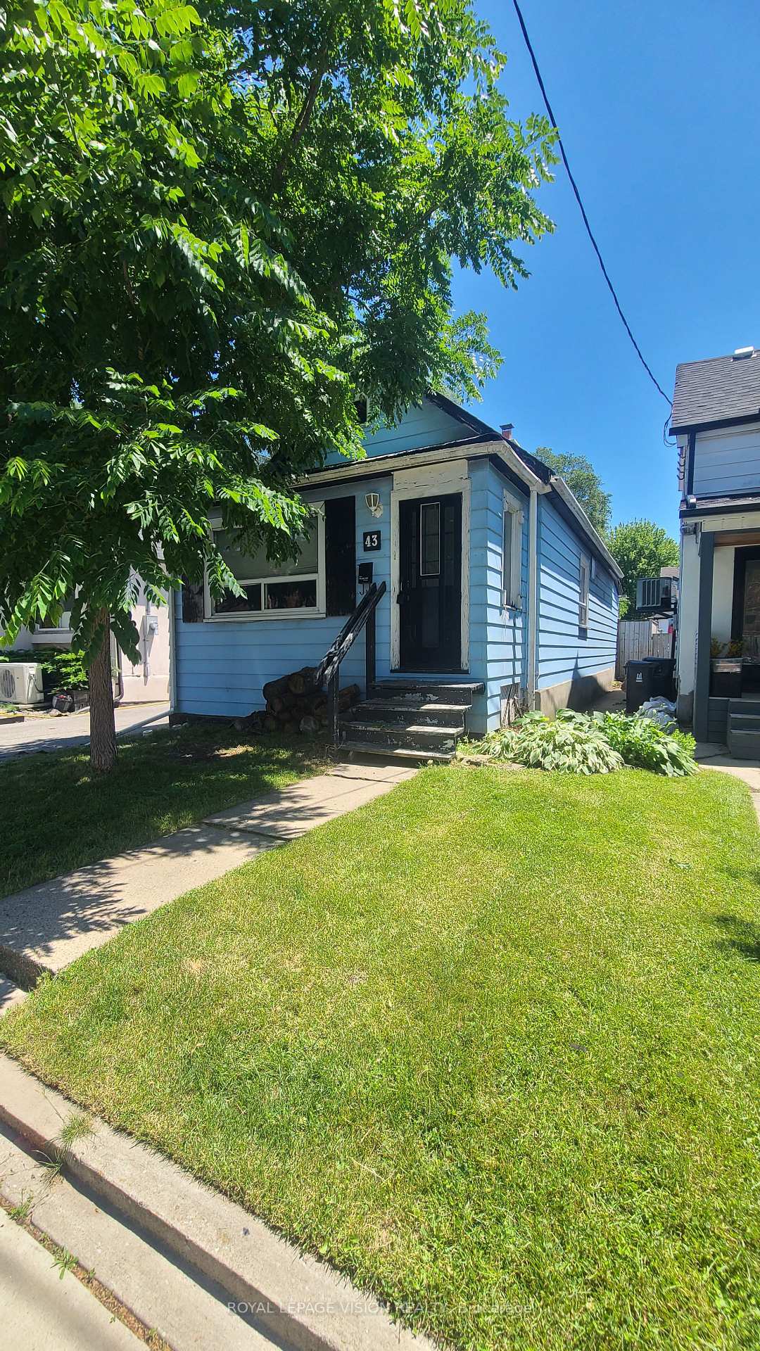 Photo 2 of 43 Jillson Avenue, Toronto, Runnymede-Bloor West Village — HOMEH