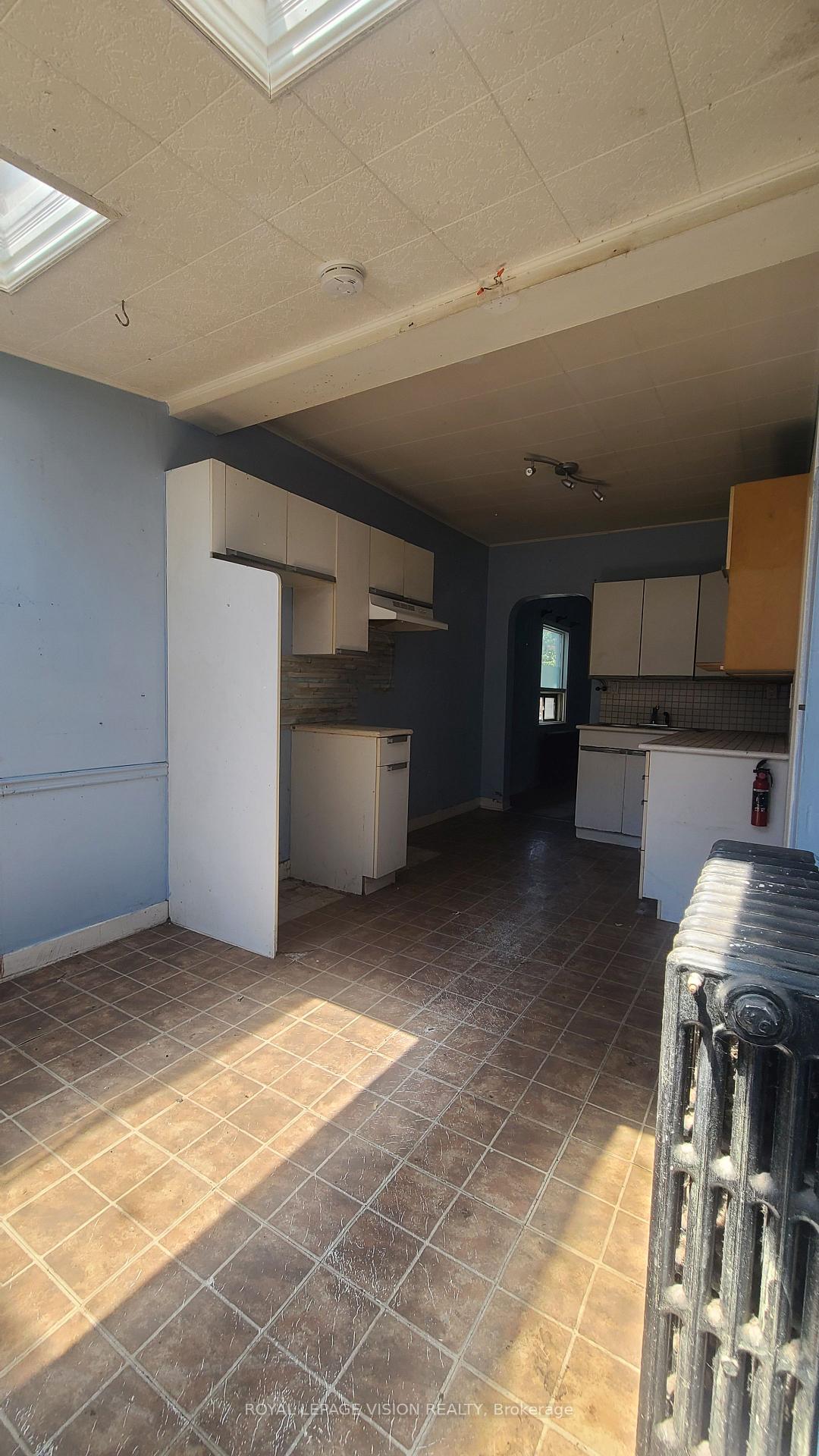 Photo 16 of 43 Jillson Avenue, Toronto, Runnymede-Bloor West Village — HOMEH