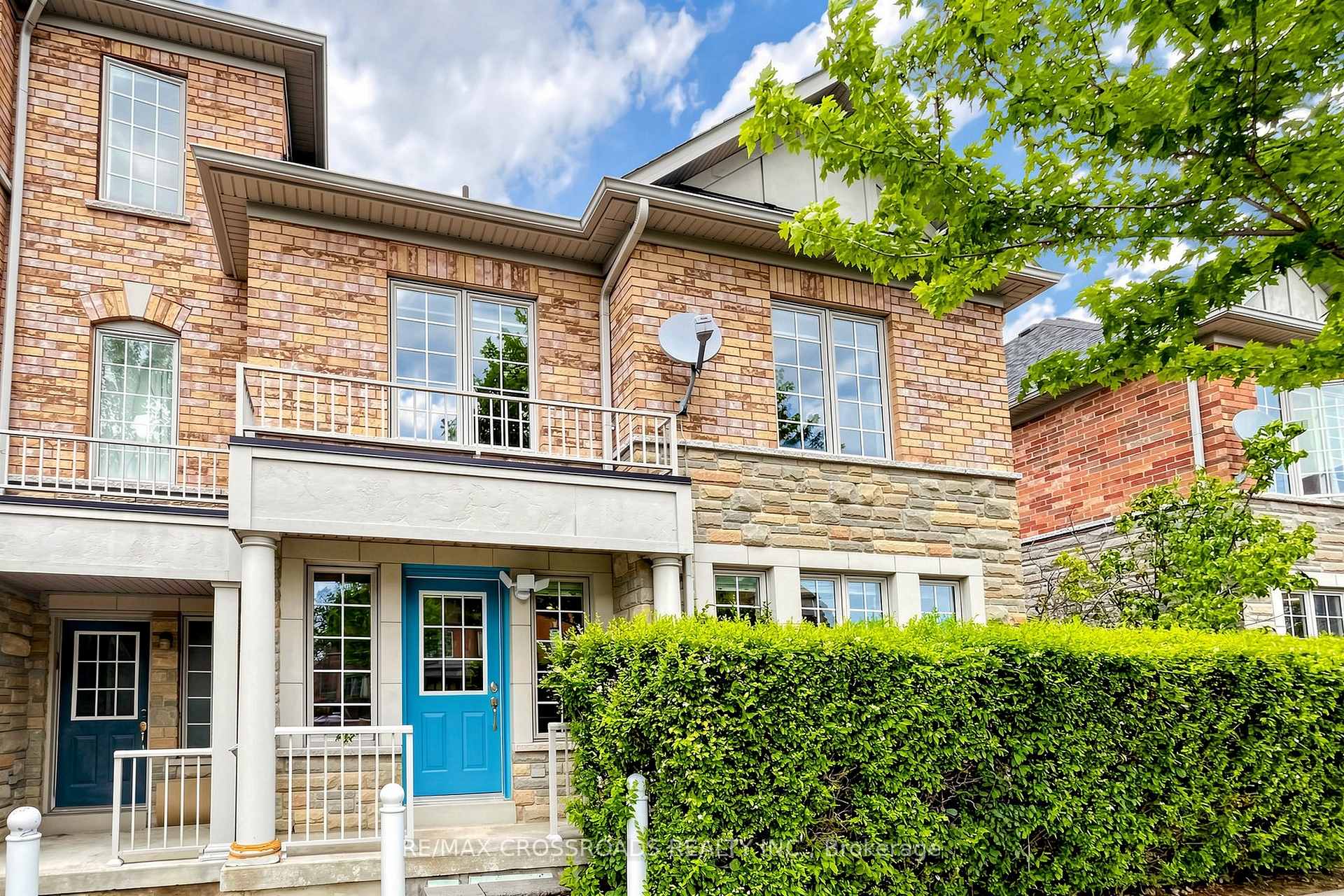 Photo 21 of 41 Prince Charles Way, Markham, Berczy — HOMEH