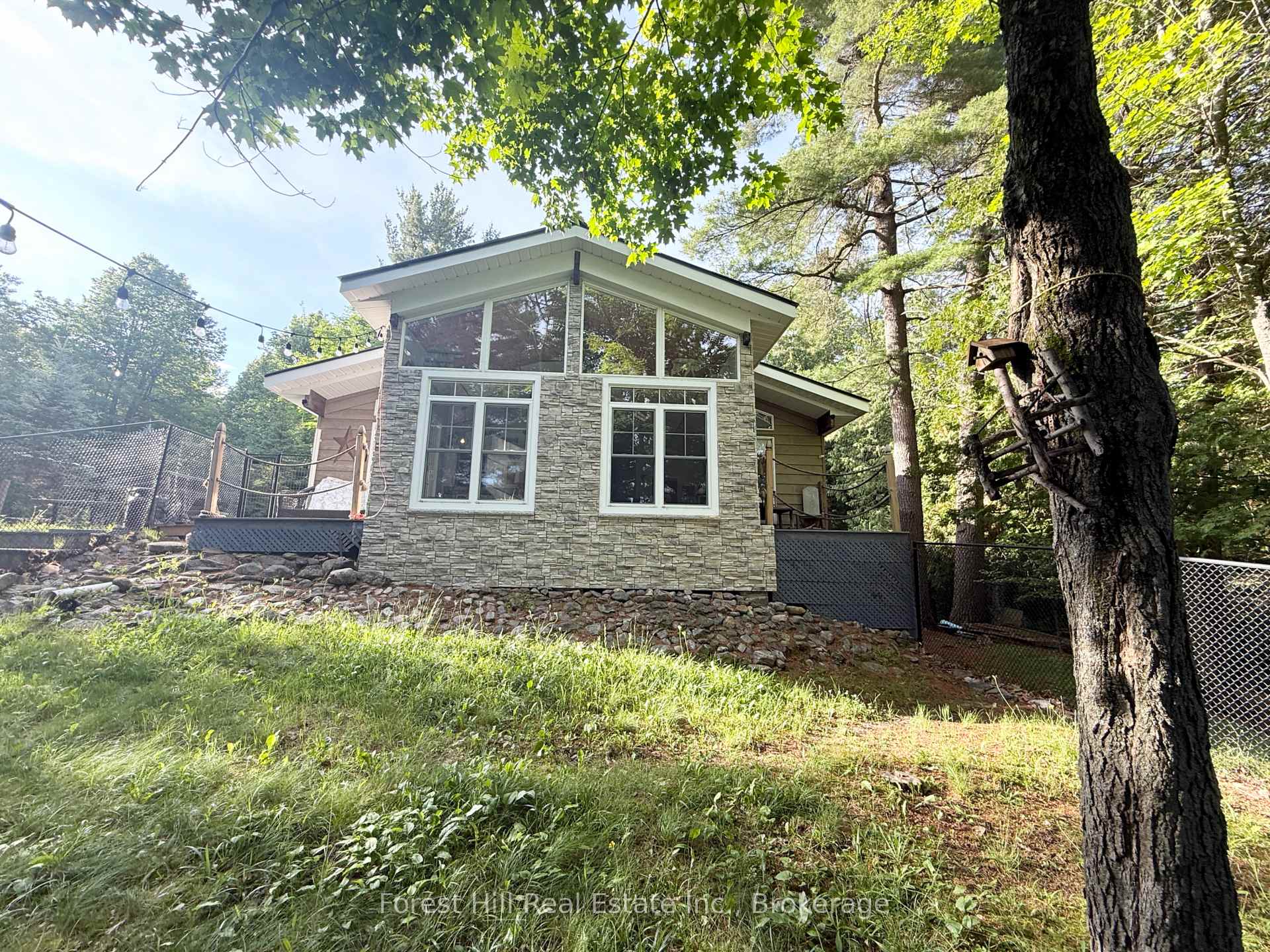 Photo 4 of 935 Limberlost Road, Parry Sound Remote Area, Restoule — HOMEH