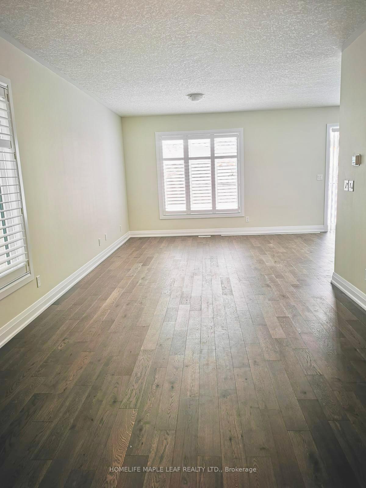 Photo 12 of 917 Valencia Court, Kitchener, Huron Park — HOMEH