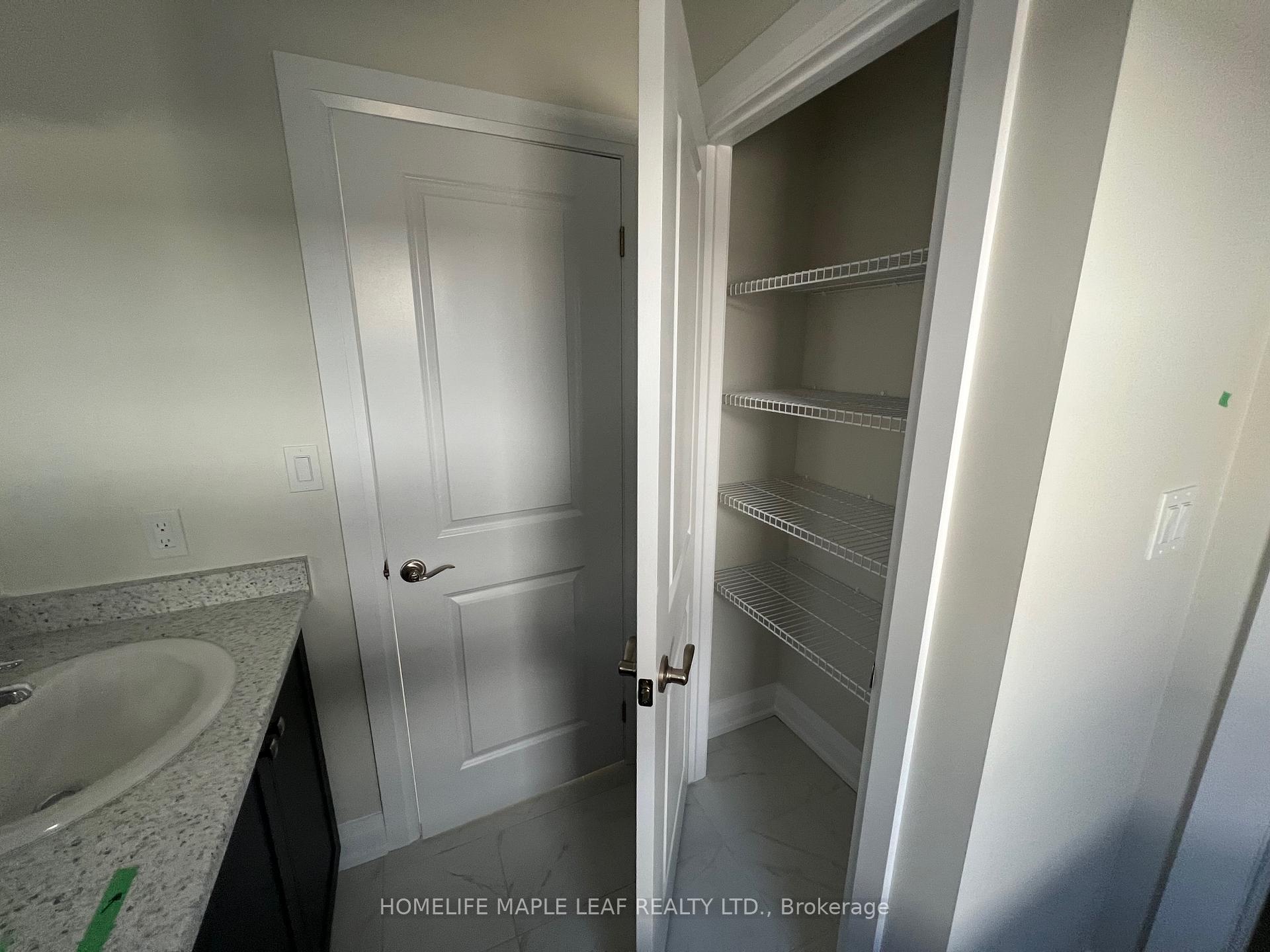 Photo 37 of 917 Valencia Court, Kitchener, Huron Park — HOMEH