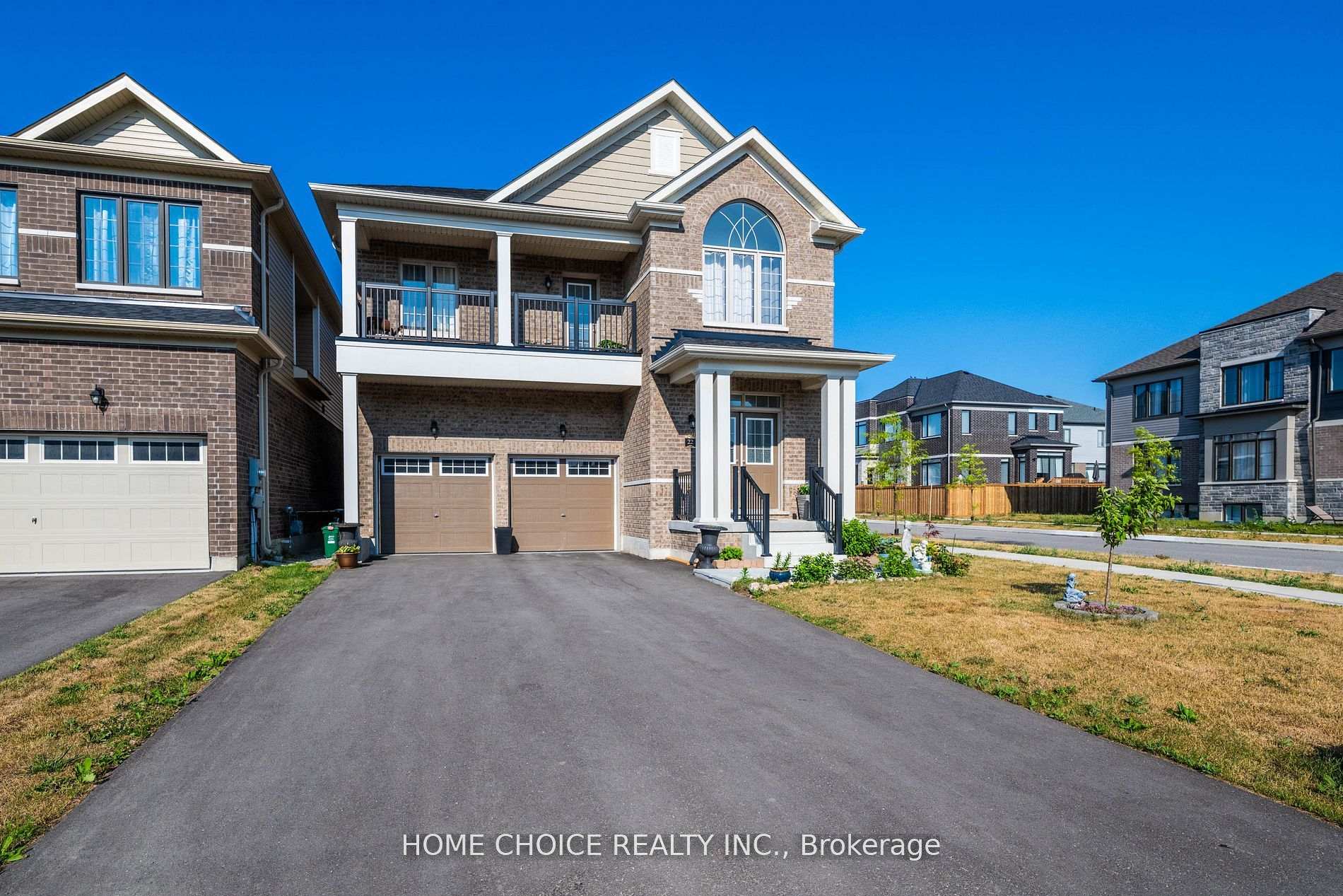 Photo 3 of 22 Ludlow Drive E, Barrie, Rural Barrie Southeast — HOMEH