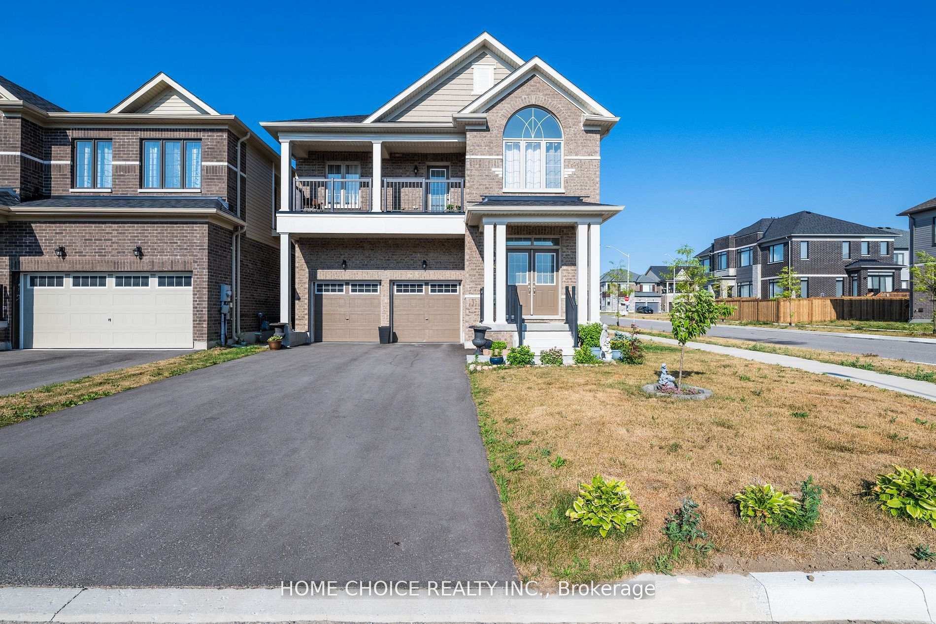 Photo 4 of 22 Ludlow Drive E, Barrie, Rural Barrie Southeast — HOMEH