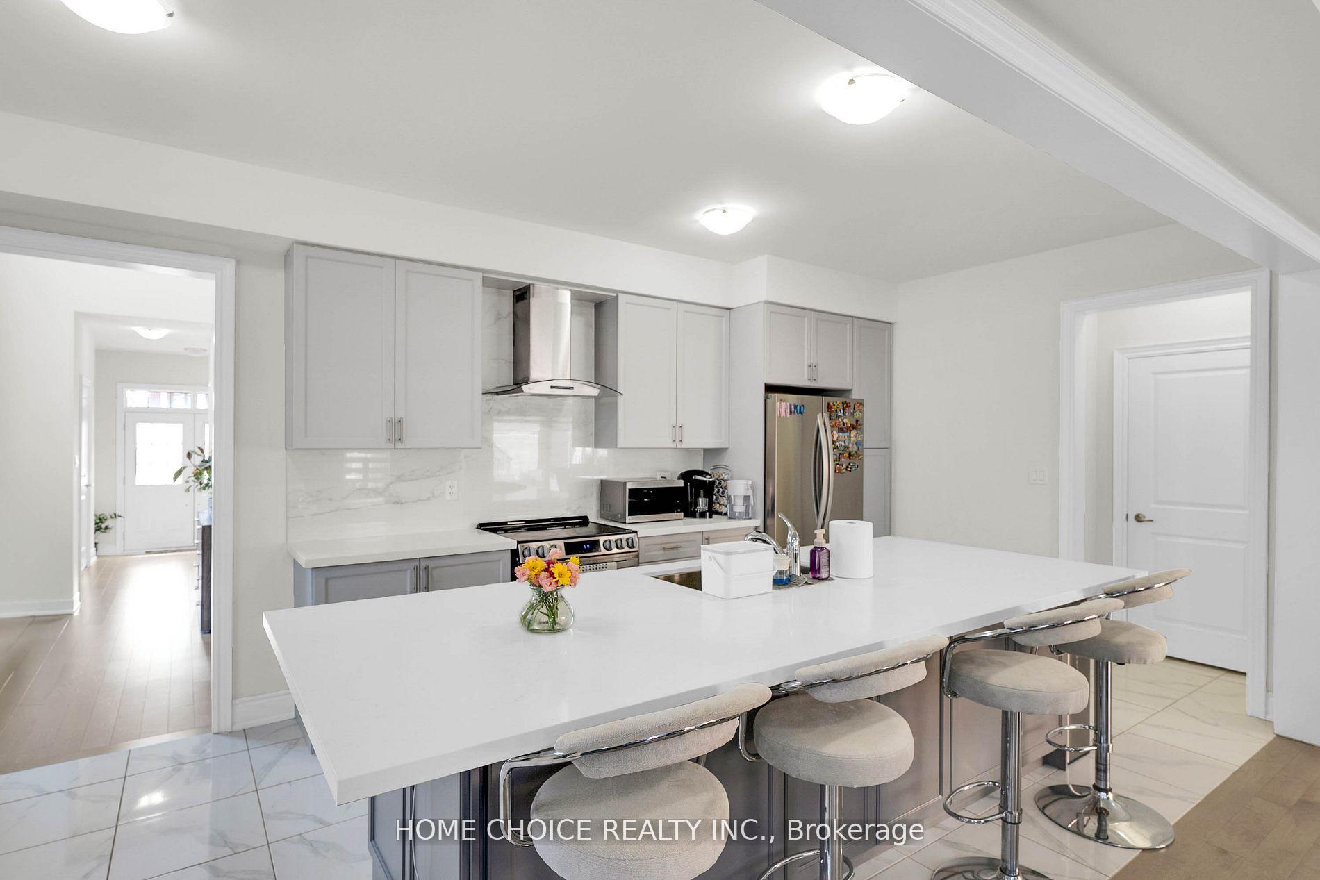 Photo 11 of 22 Ludlow Drive E, Barrie, Rural Barrie Southeast — HOMEH