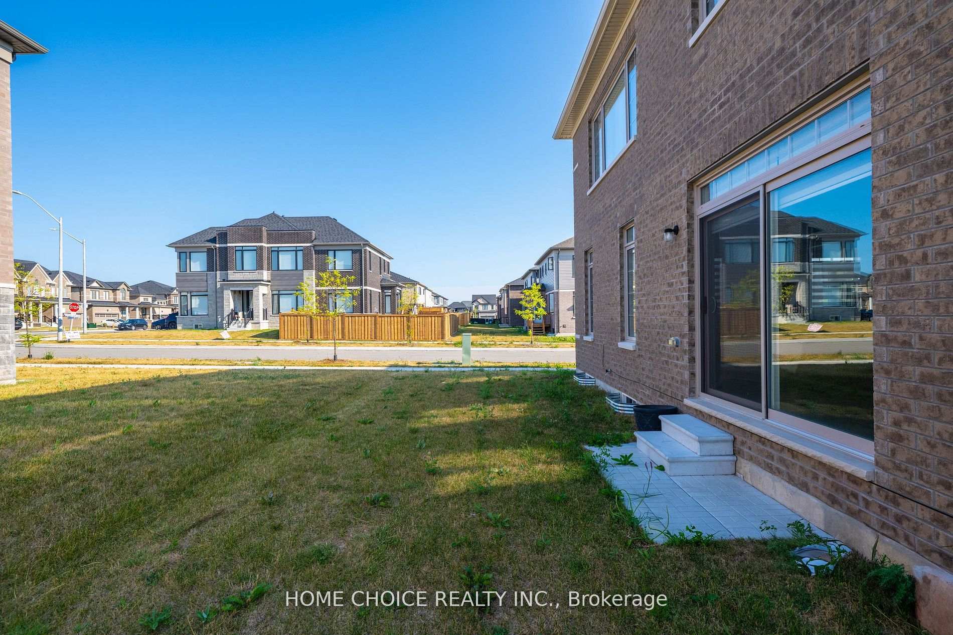 Photo 37 of 22 Ludlow Drive E, Barrie, Rural Barrie Southeast — HOMEH