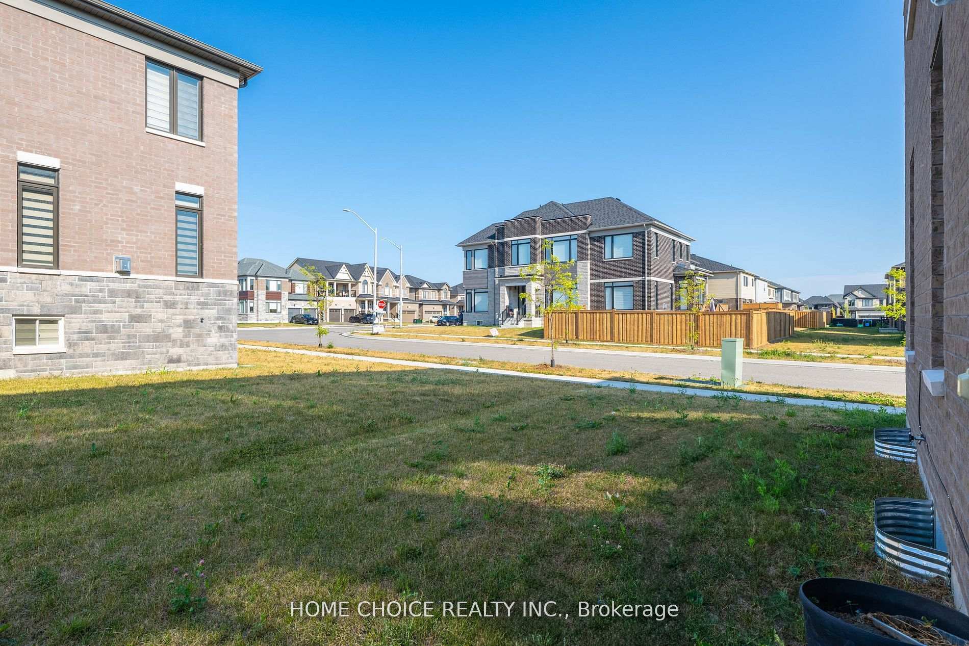 Photo 40 of 22 Ludlow Drive E, Barrie, Rural Barrie Southeast — HOMEH