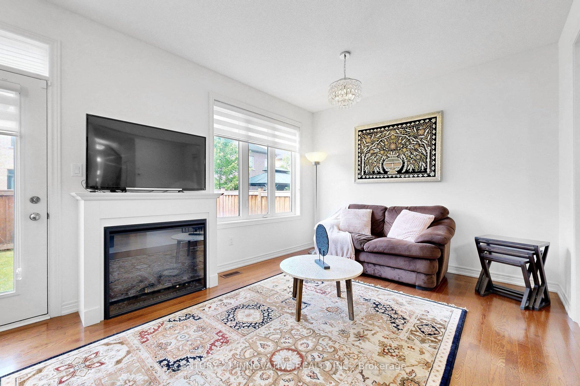 Photo 4 of 28 Conarty Crescent, Whitby, Rural Whitby — HOMEH
