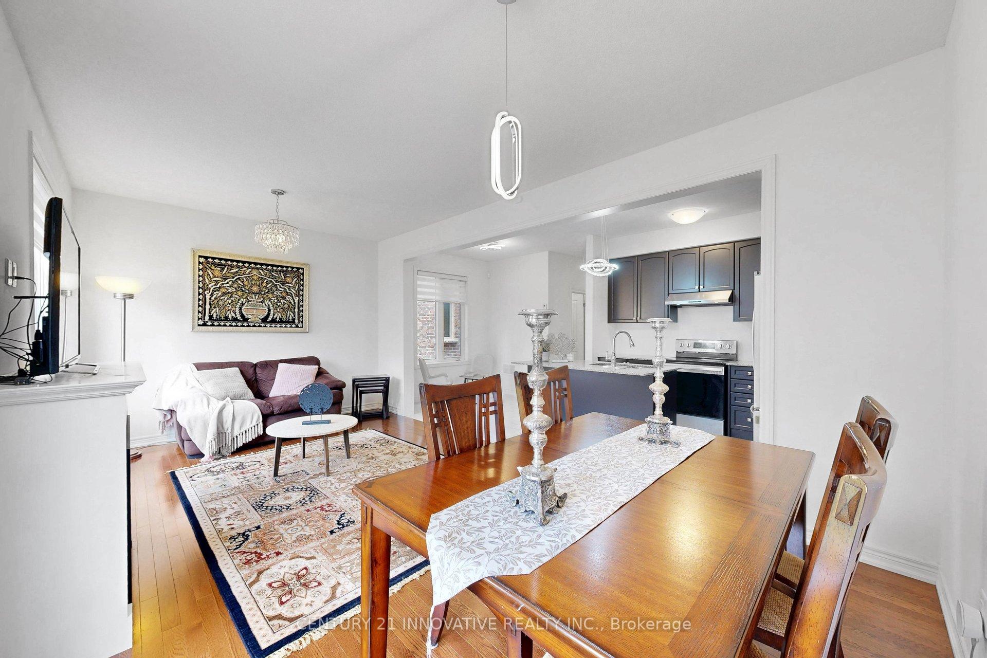Photo 8 of 28 Conarty Crescent, Whitby, Rural Whitby — HOMEH