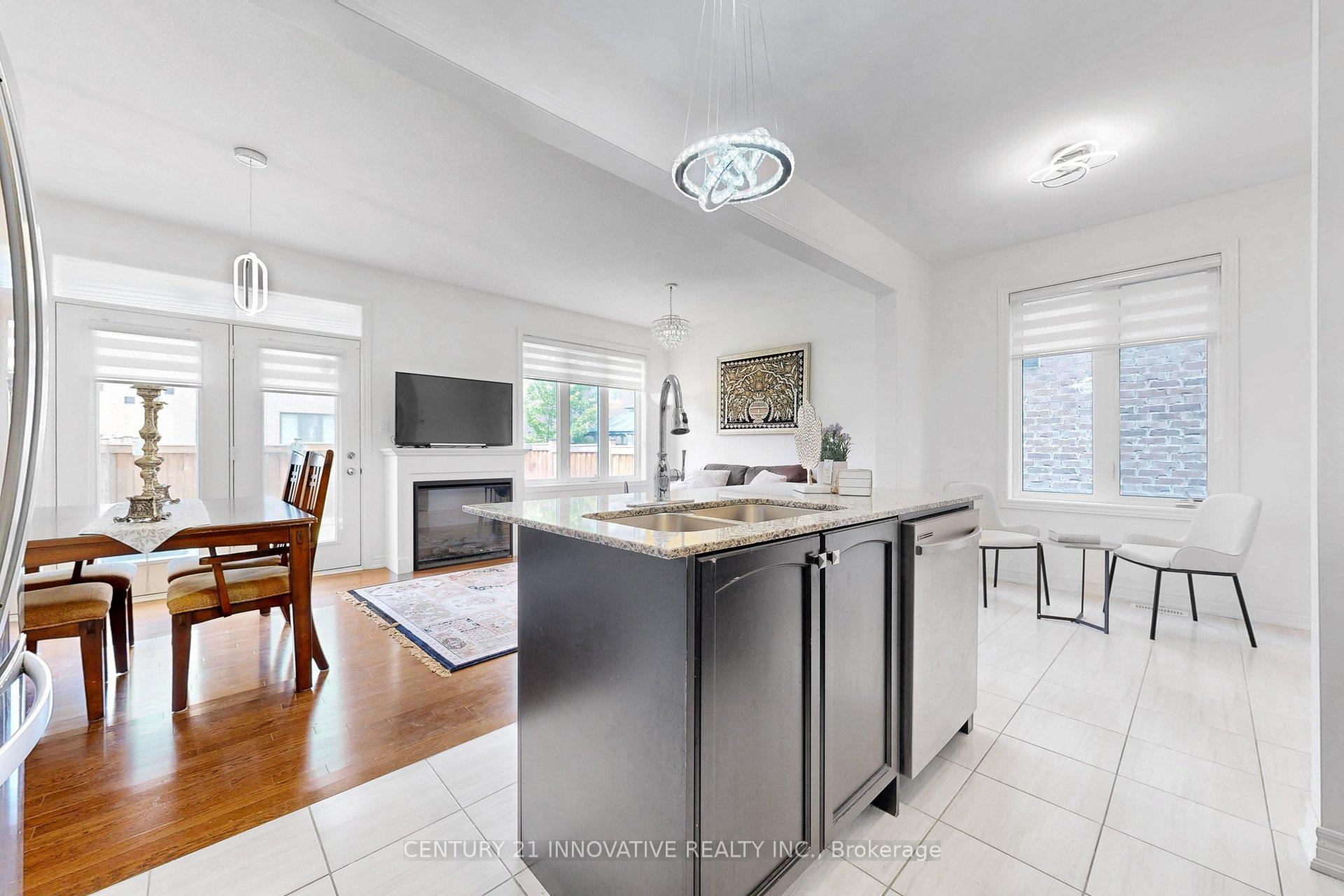 Photo 11 of 28 Conarty Crescent, Whitby, Rural Whitby — HOMEH