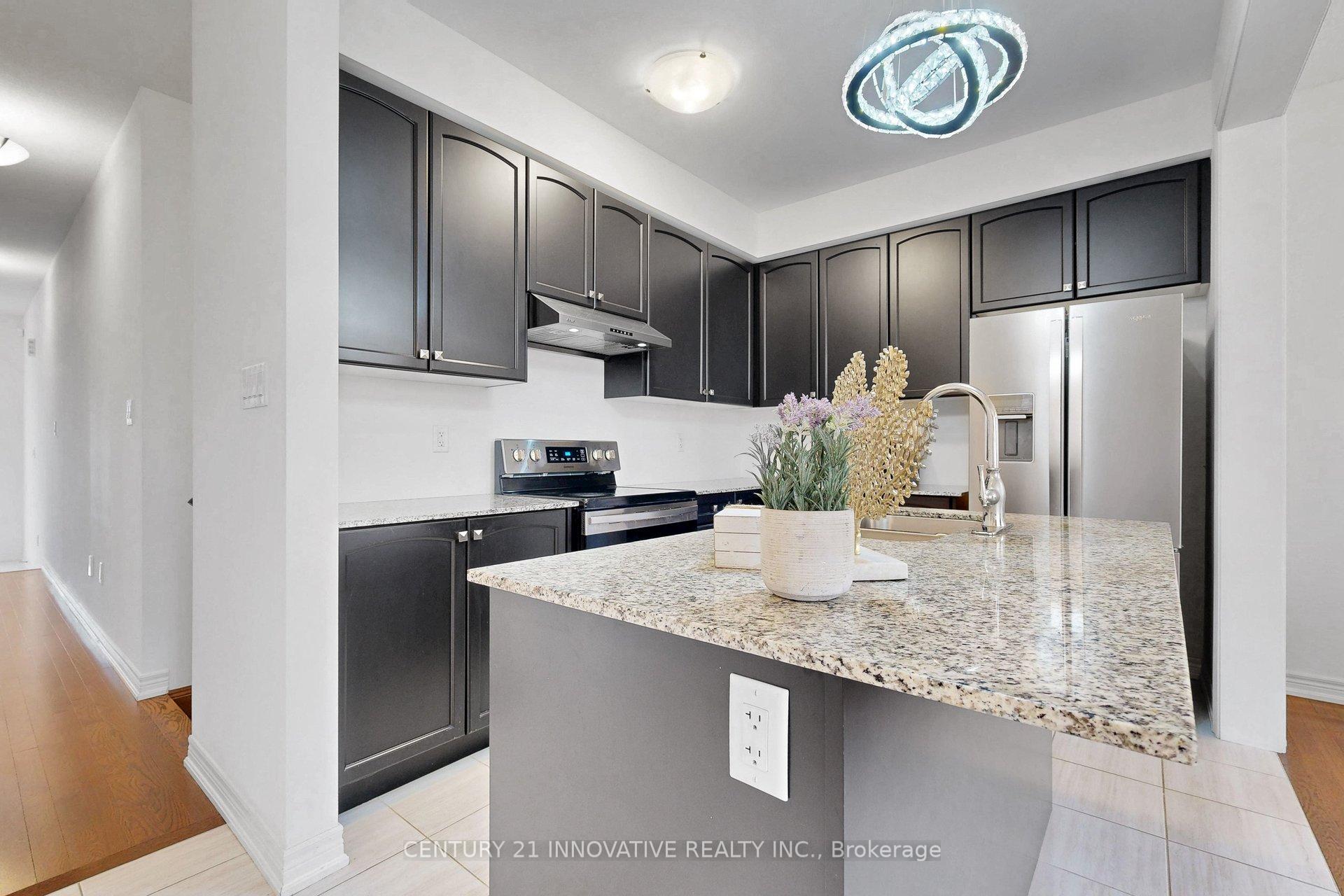 Photo 12 of 28 Conarty Crescent, Whitby, Rural Whitby — HOMEH
