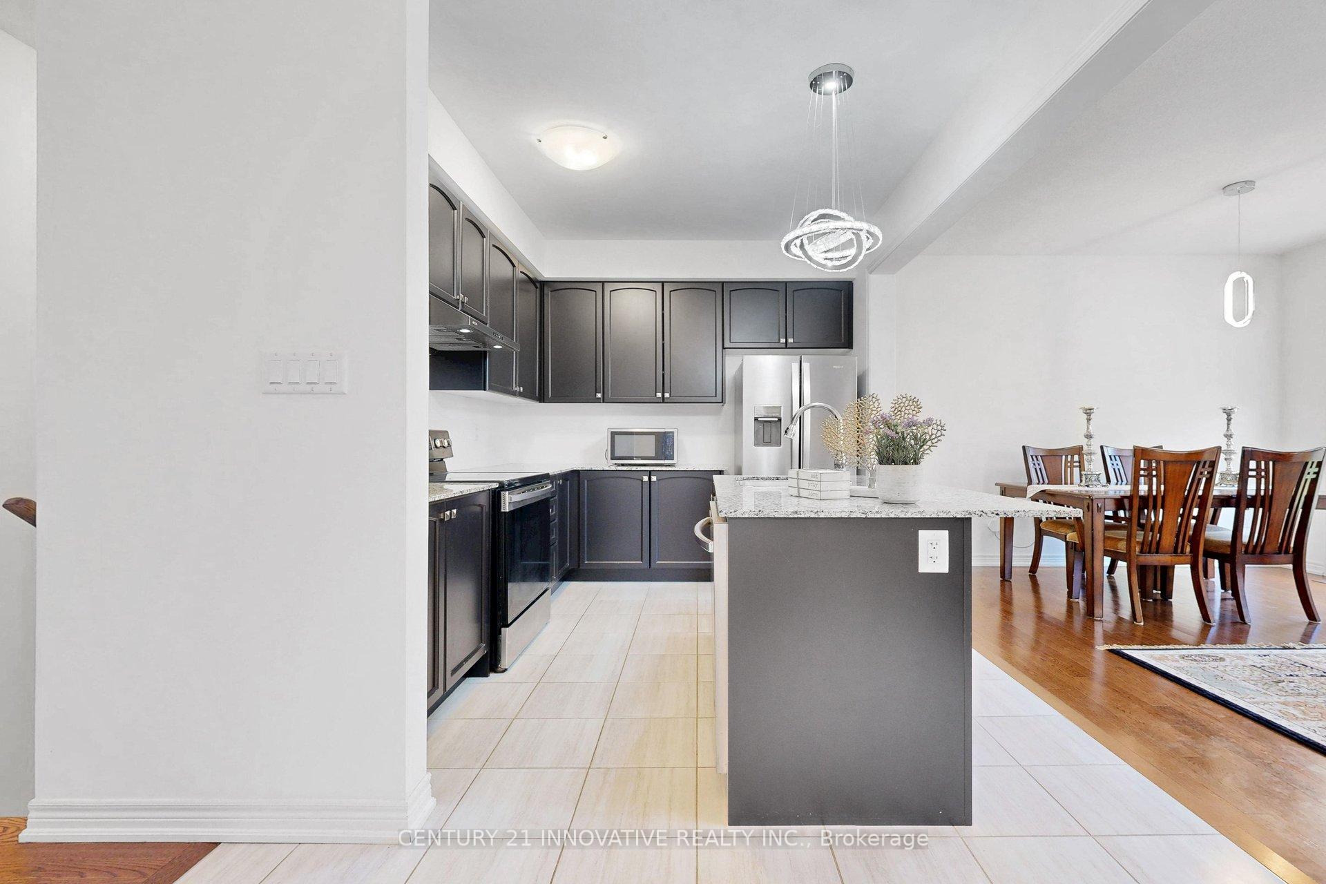 Photo 14 of 28 Conarty Crescent, Whitby, Rural Whitby — HOMEH