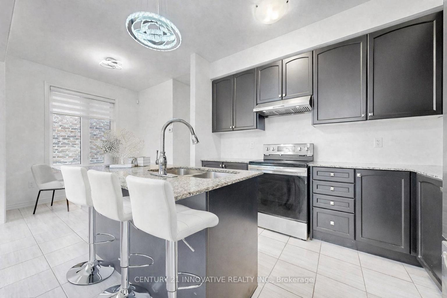 Photo 15 of 28 Conarty Crescent, Whitby, Rural Whitby — HOMEH