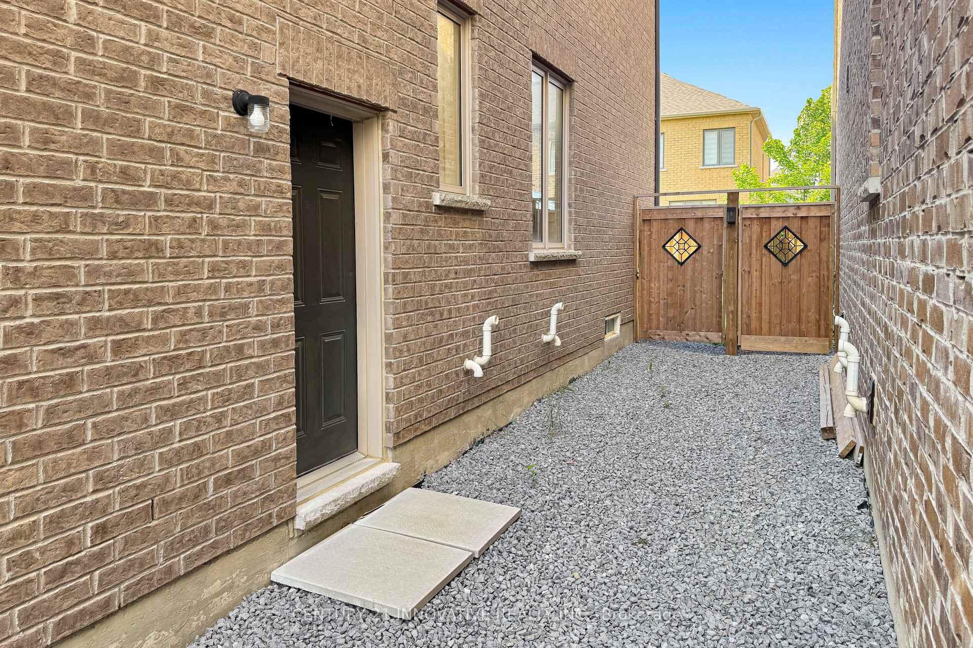 Photo 42 of 28 Conarty Crescent, Whitby, Rural Whitby — HOMEH