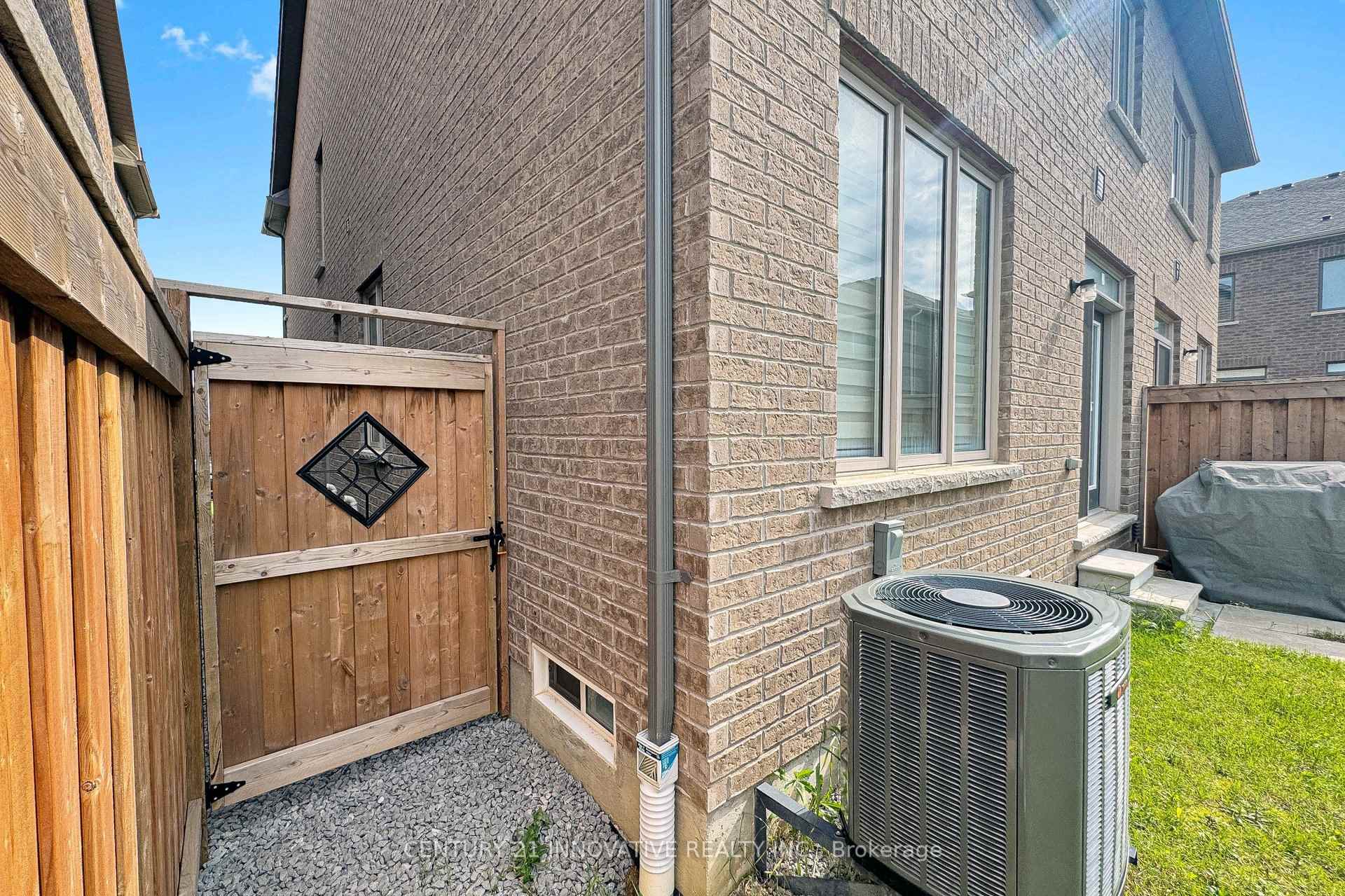 Photo 43 of 28 Conarty Crescent, Whitby, Rural Whitby — HOMEH