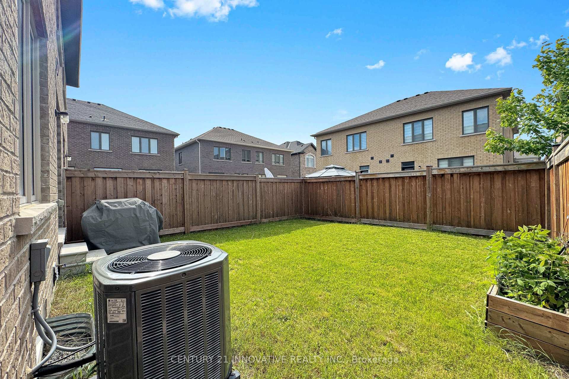Photo 44 of 28 Conarty Crescent, Whitby, Rural Whitby — HOMEH