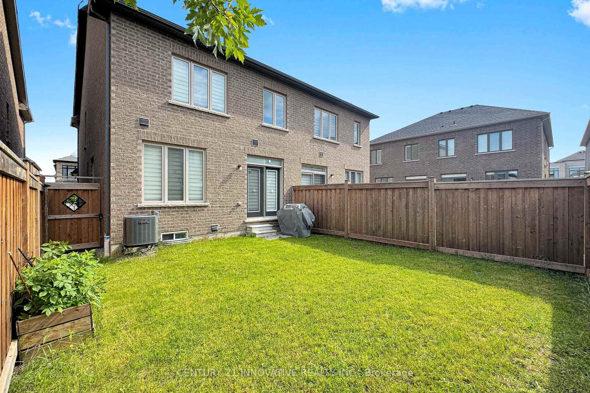 Photo 45 of 28 Conarty Crescent, Whitby, Rural Whitby — HOMEH