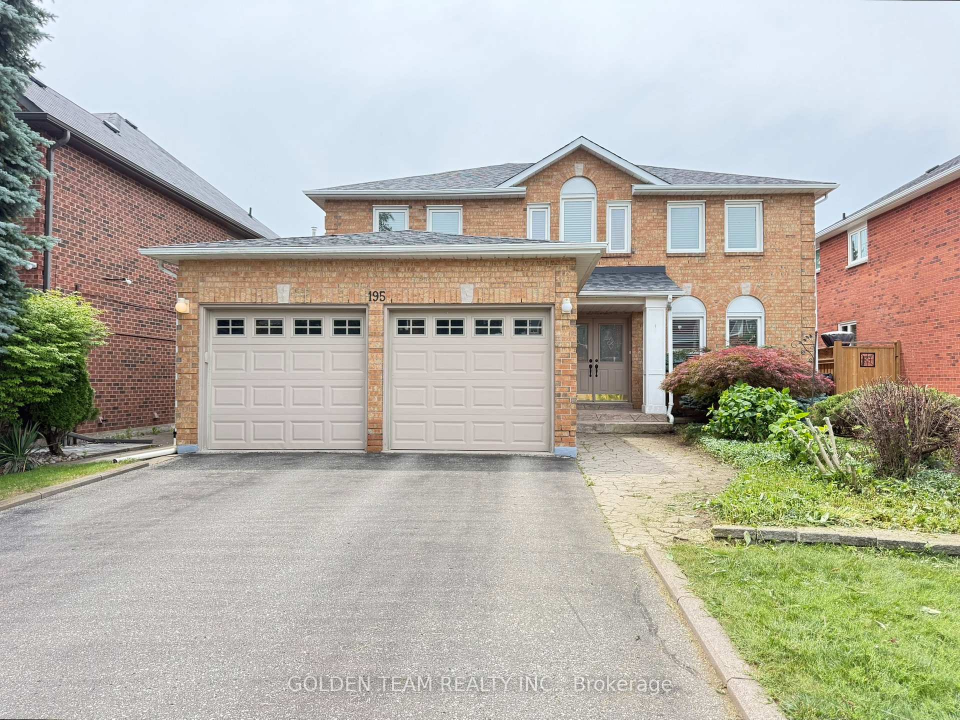Photo 1 of 195 Waterside Crescent, Vaughan, Maple — HOMEH